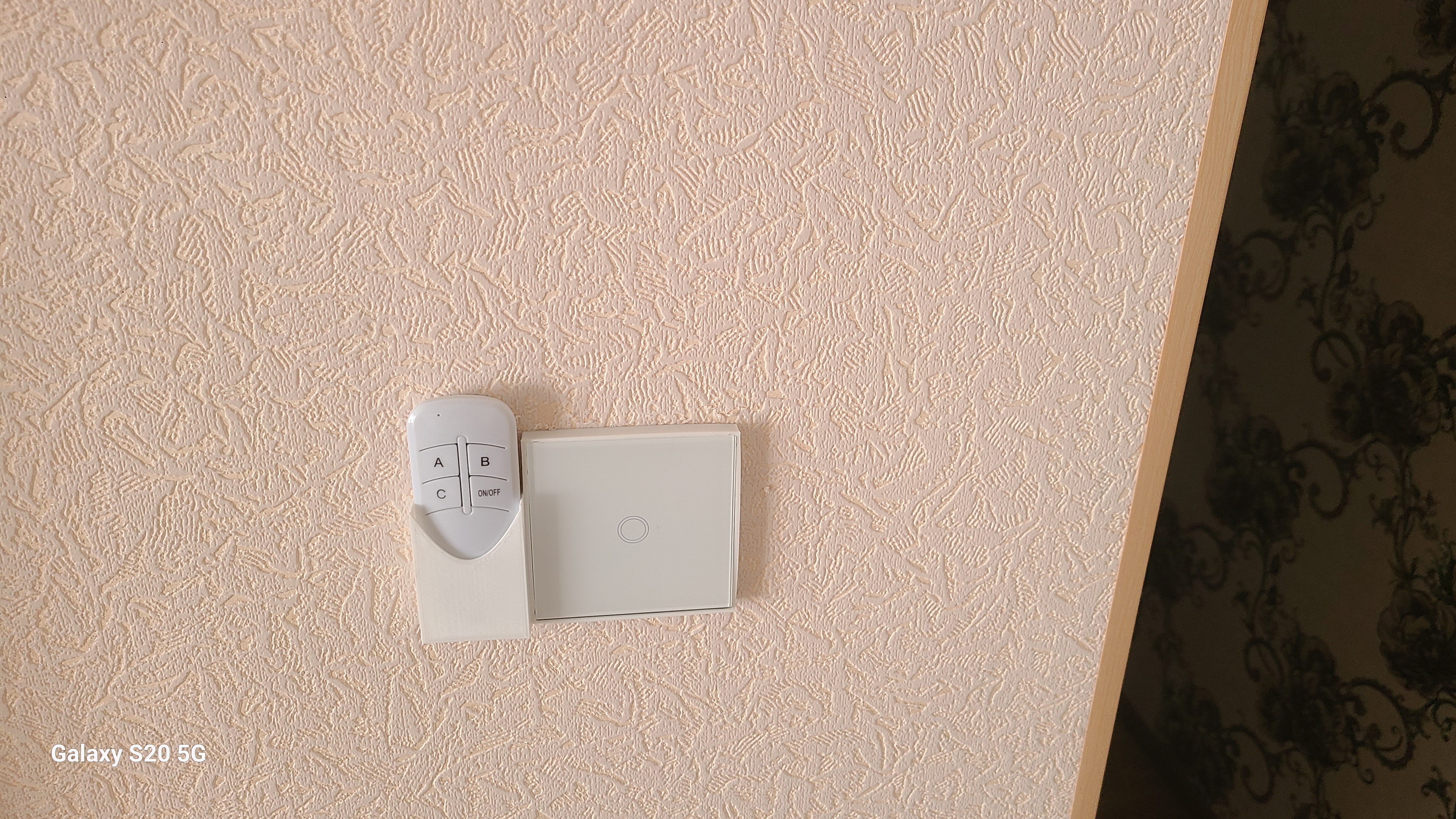 Uzaktan kumanda sahibi (Plastik Aparattır!!!)