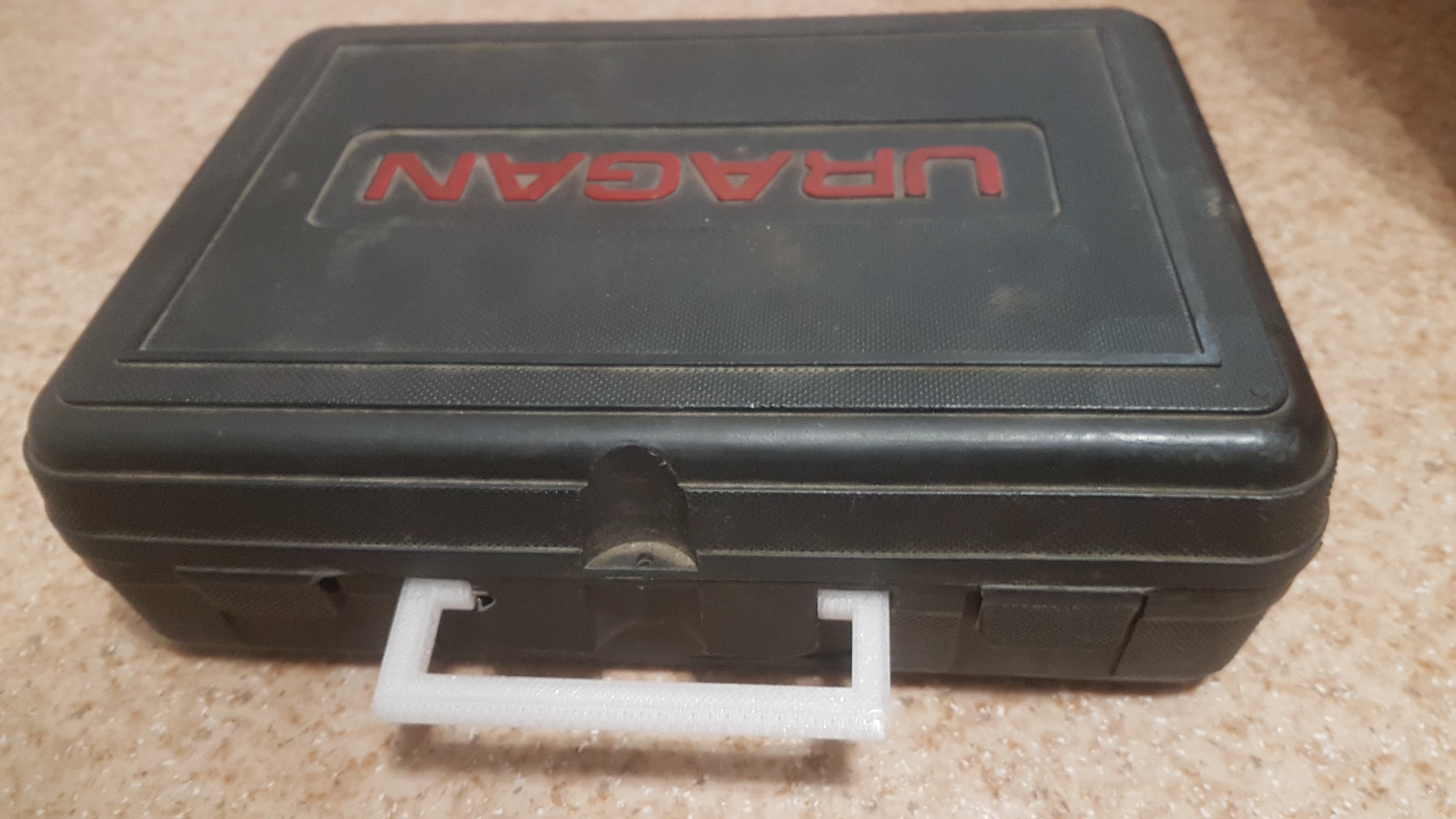 URAGAN matkap makinesinin valizinin sapı (Plastik Aparattır!!!)