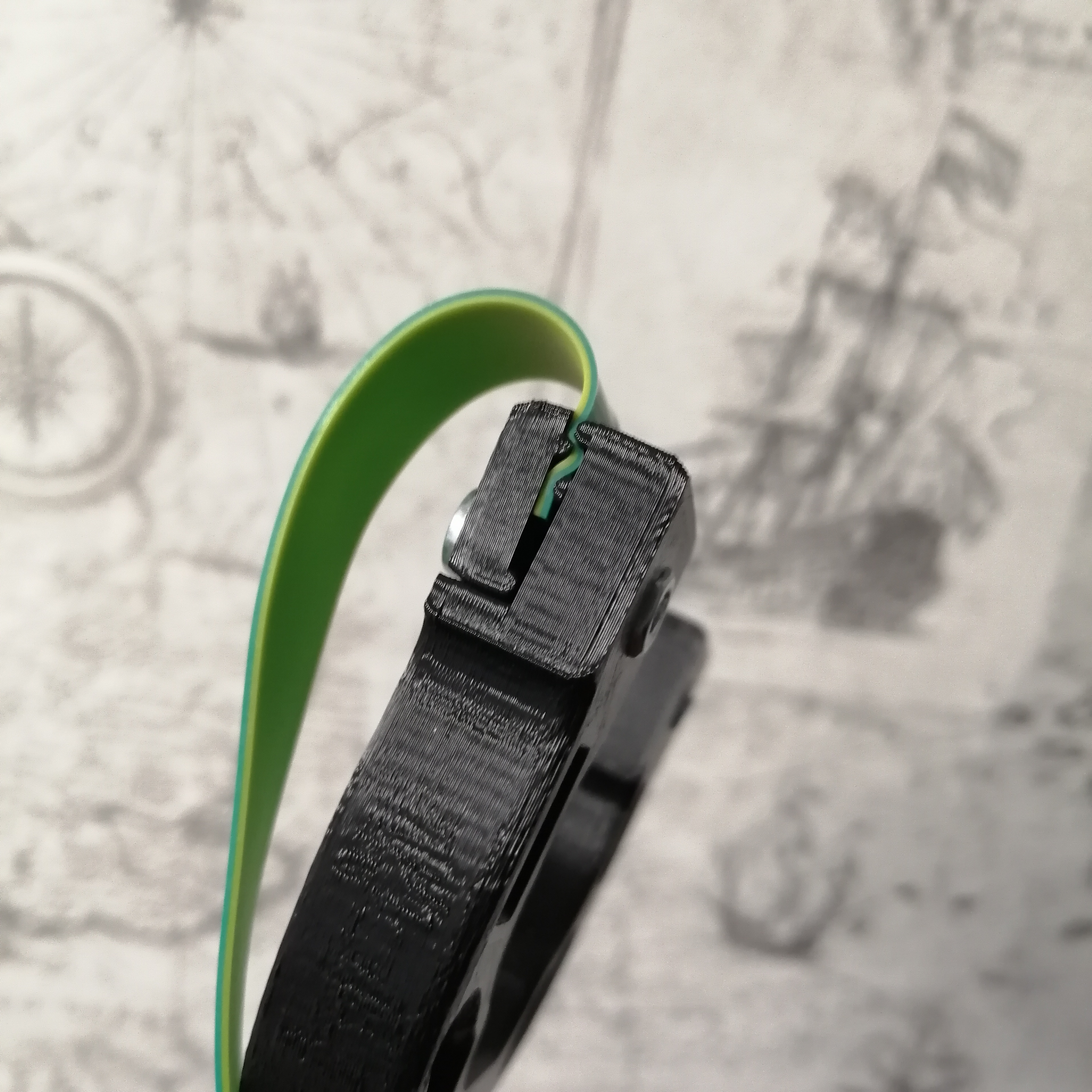 Çin düz elastik bantları altında bir sapan. Wandles M5 (Plastik Aparattır!!!) Çin düz elastik bantları altında bir sapan. Wandles M5 (Plastik Aparattır!!!)