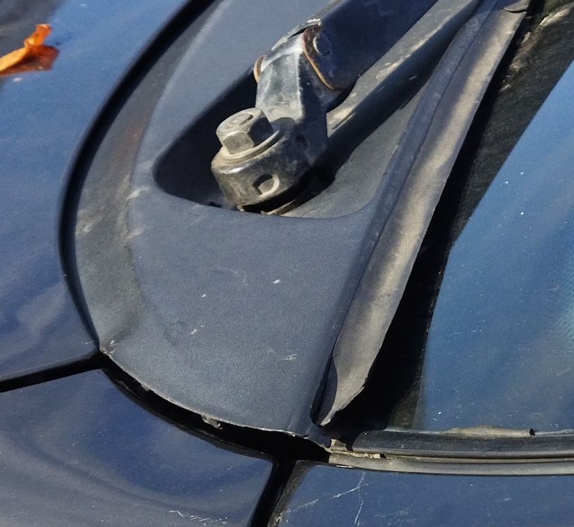 Sıkıştırma jabotu (yağmurluk) Renault Megane Scenic. (Plastik Aparattır!!!)