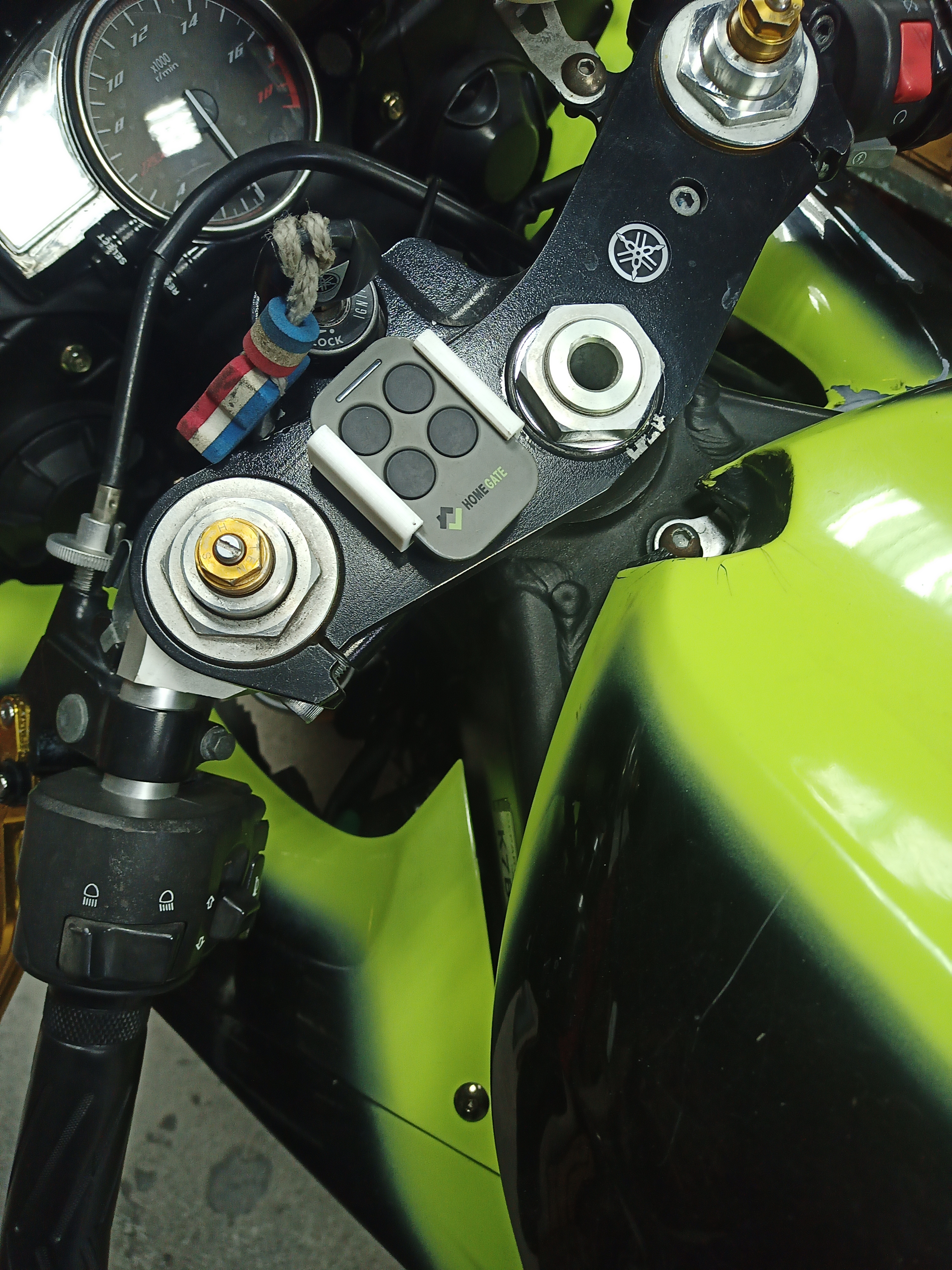 Uzaktan kumandanın sahibi (Plastik Aparattır!!!)