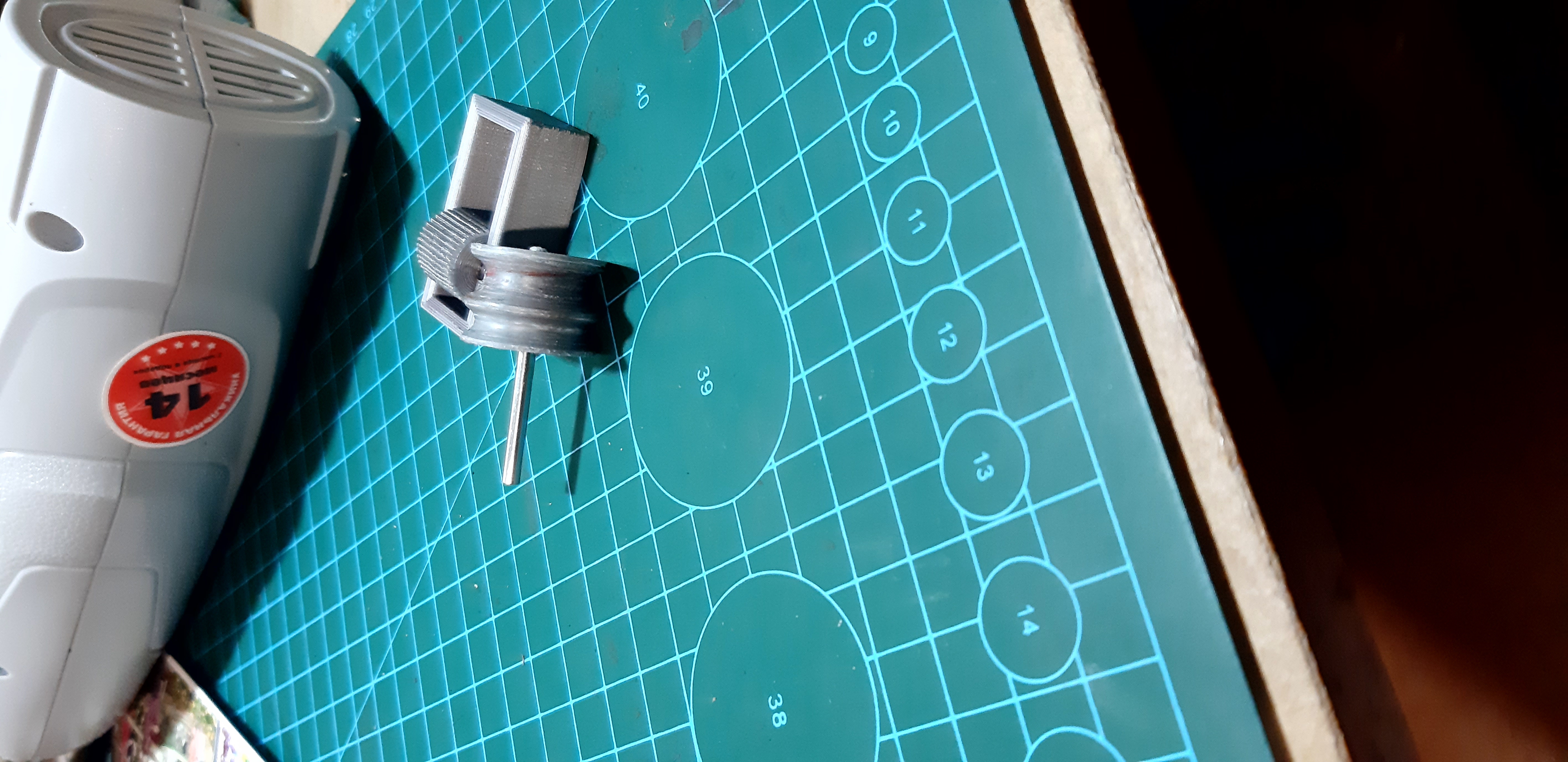 Şakacı (Plastik Aparattır!!!) Şakacı (Plastik Aparattır!!!)