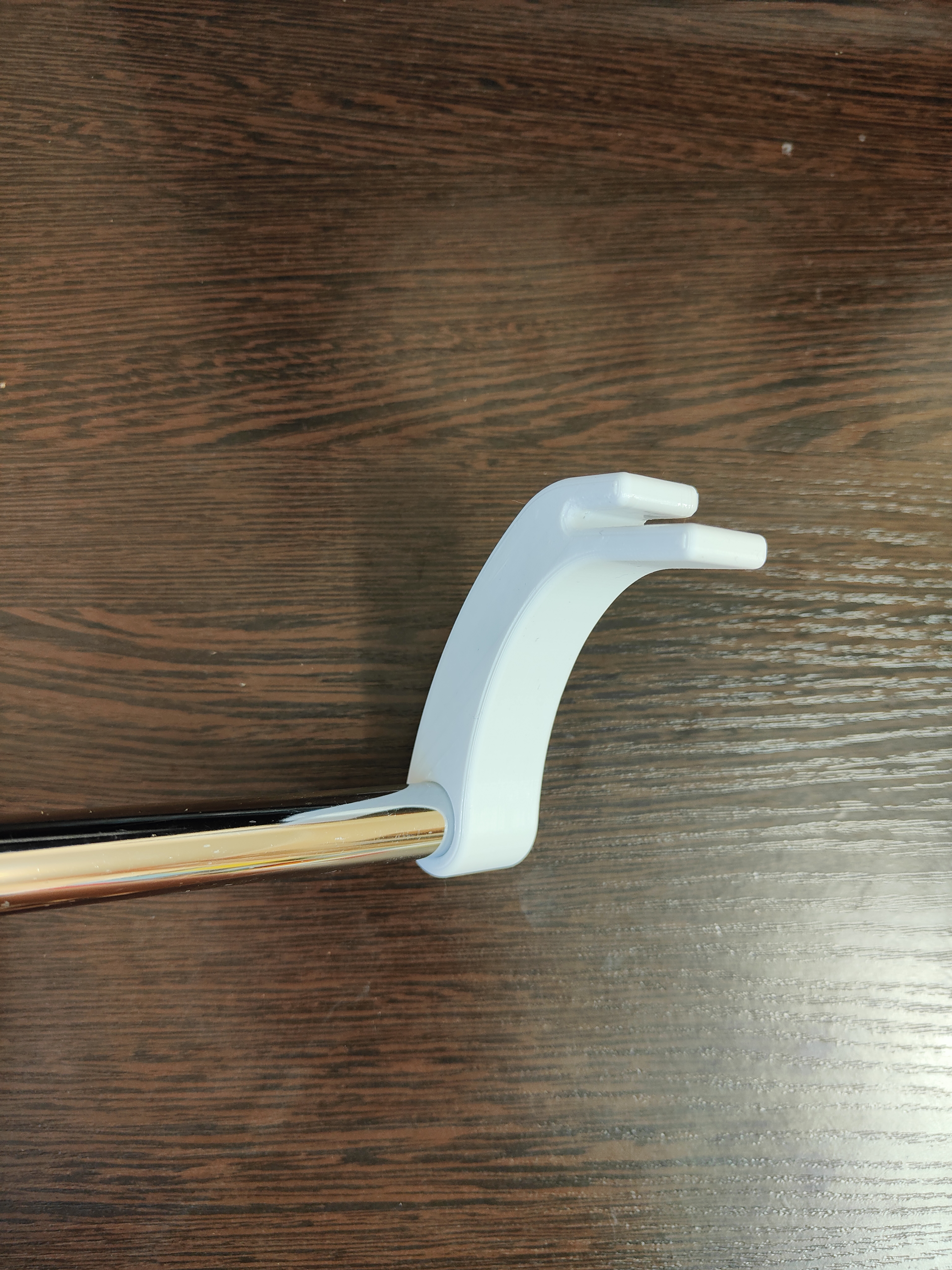 Isıtmalı havlu rayının Radyatör Rifar monolitine Leroy'dan yan tutucu (Plastik Aparattır!!!)