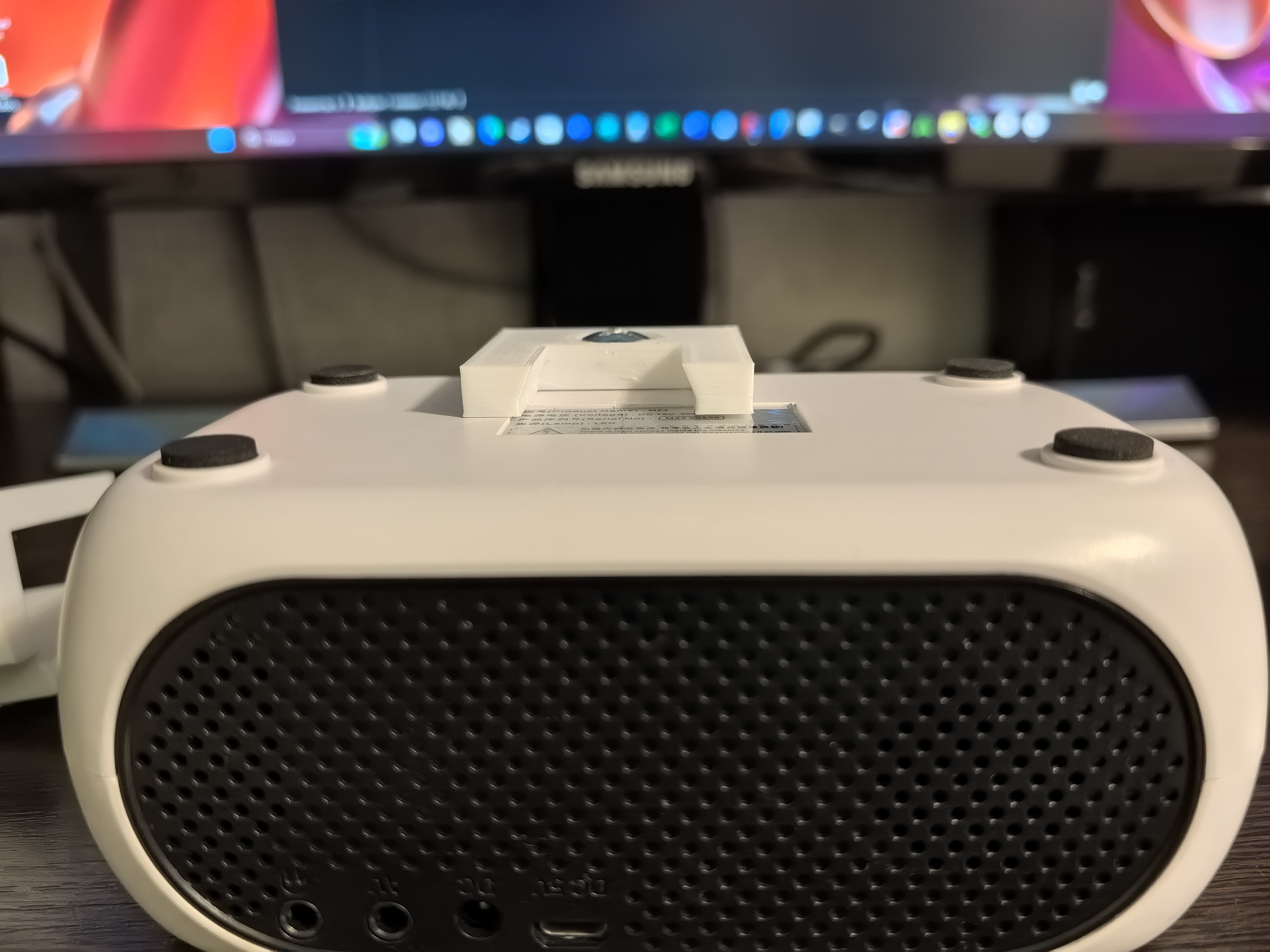 Raf Altı Kurulumu için Mini Projektör Braketi (Plastik Aparattır!!!)