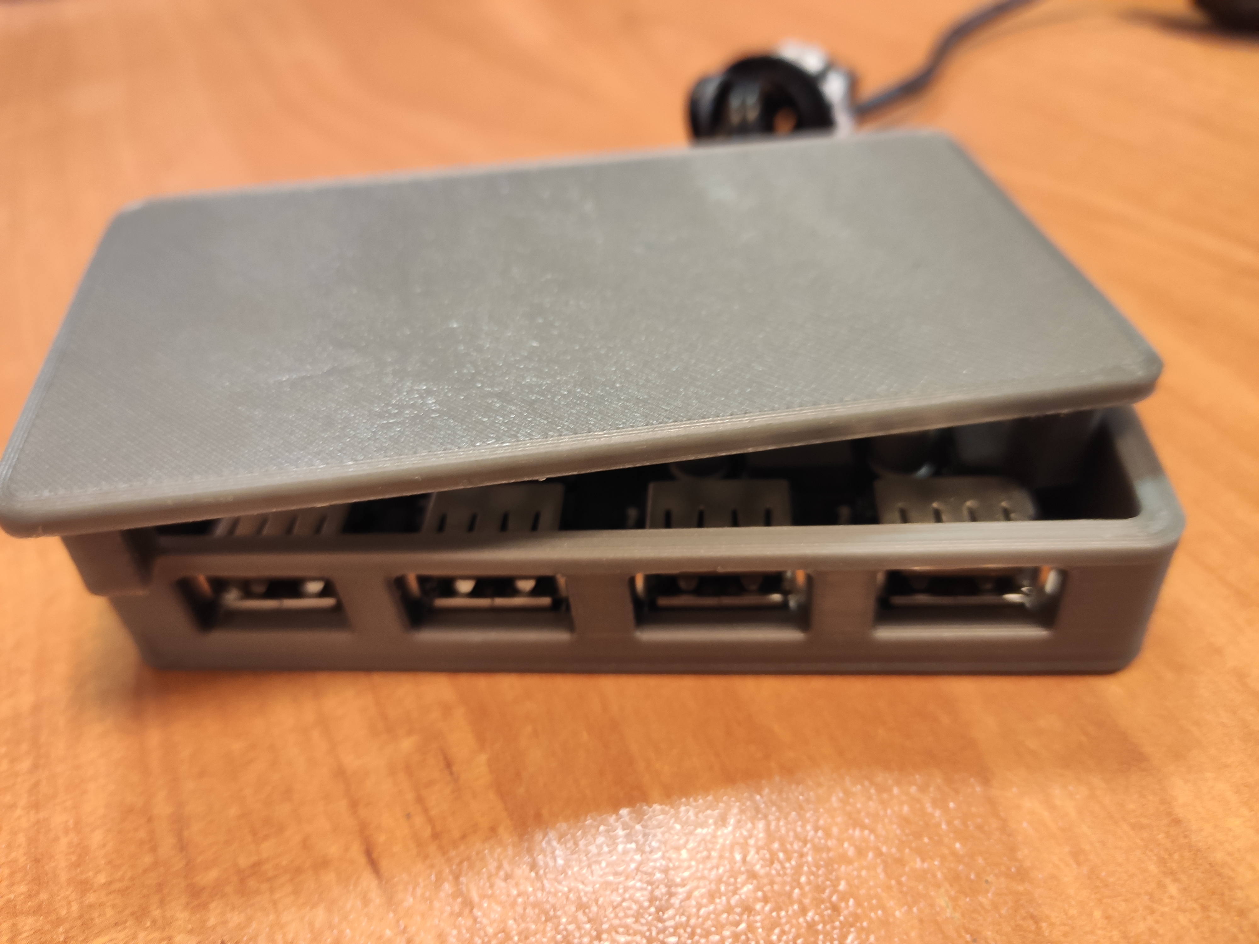 Araç telefonu şarj cihazı için kılıf (Plastik Aparattır!!!)