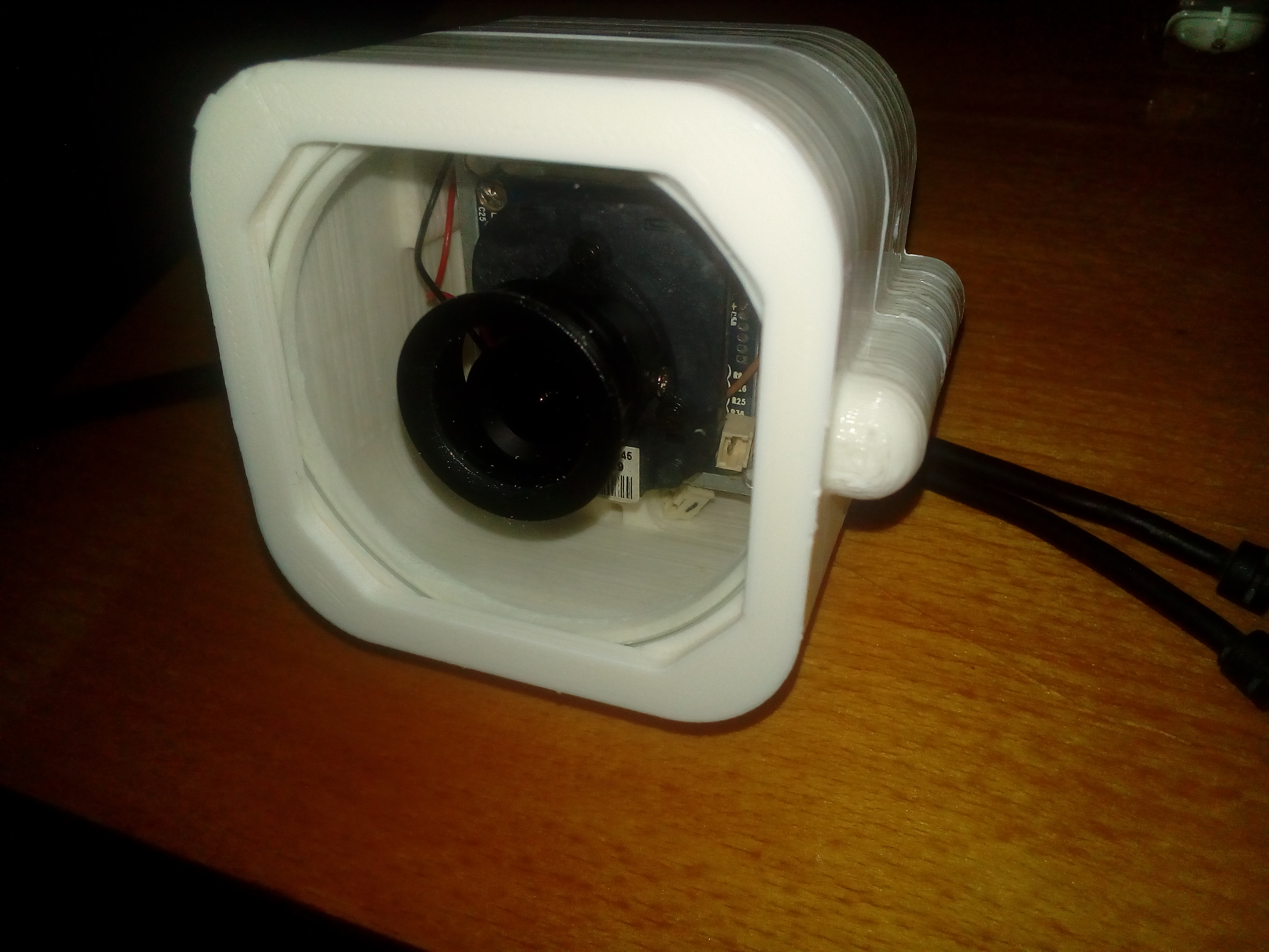 CCTV Boks. (Plastik Aparattır!!!)