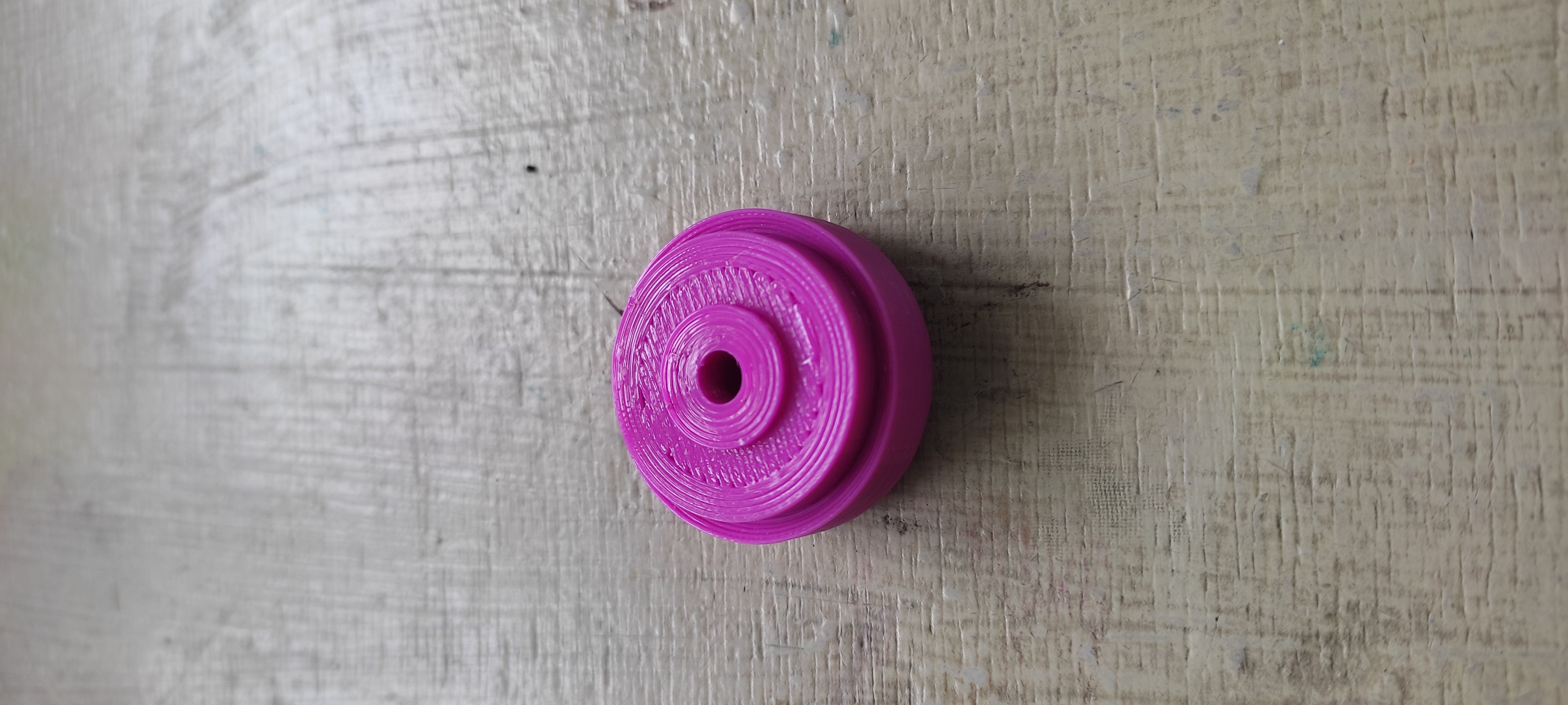 Kanepenin tekerleği f33xf5.5x18mm (Plastik Aparattır!!!)