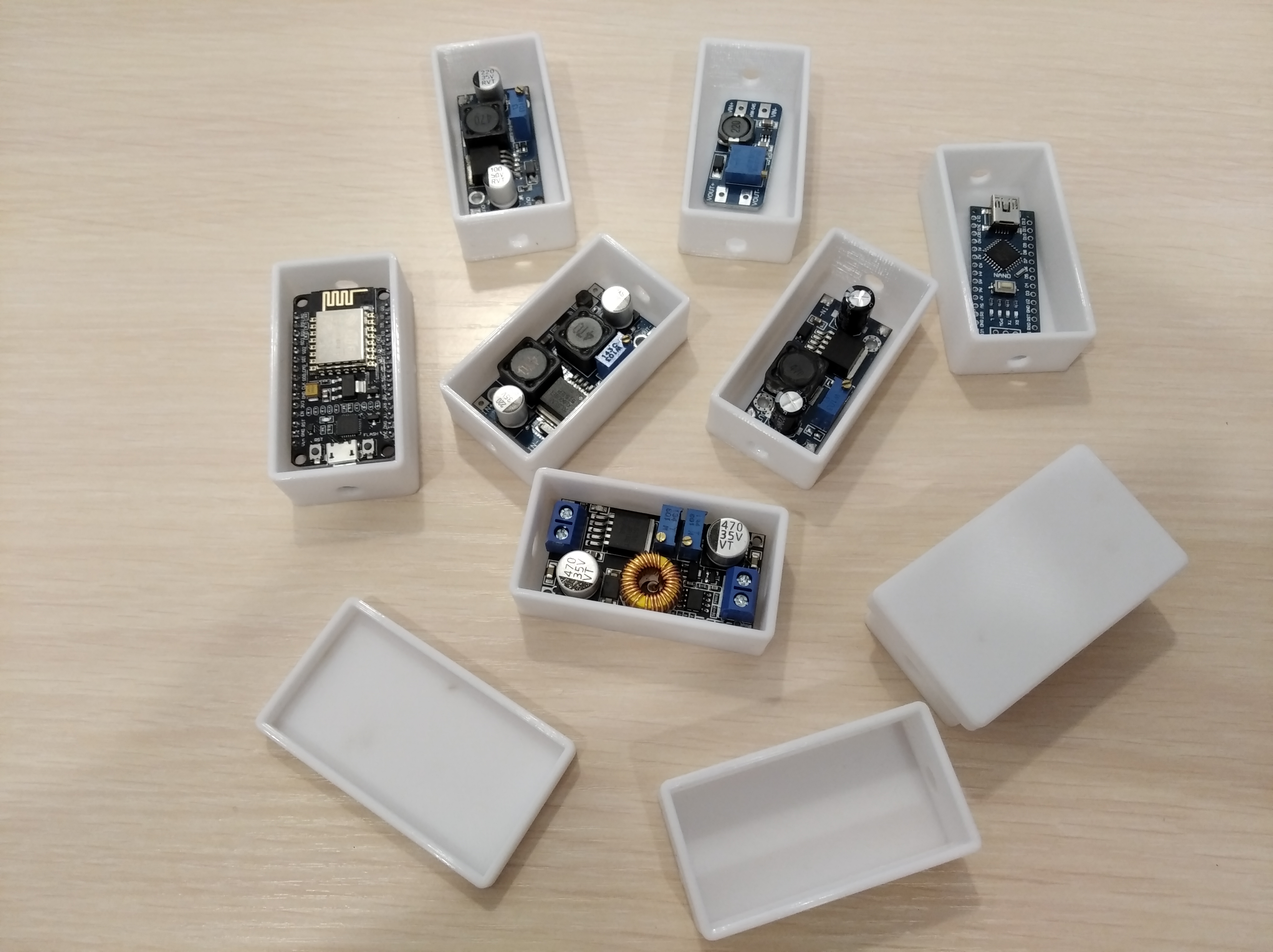 XL4015E1 DC-DC Buck Dönüştürücü için Muhafaza (Plastik Aparattır!!!)