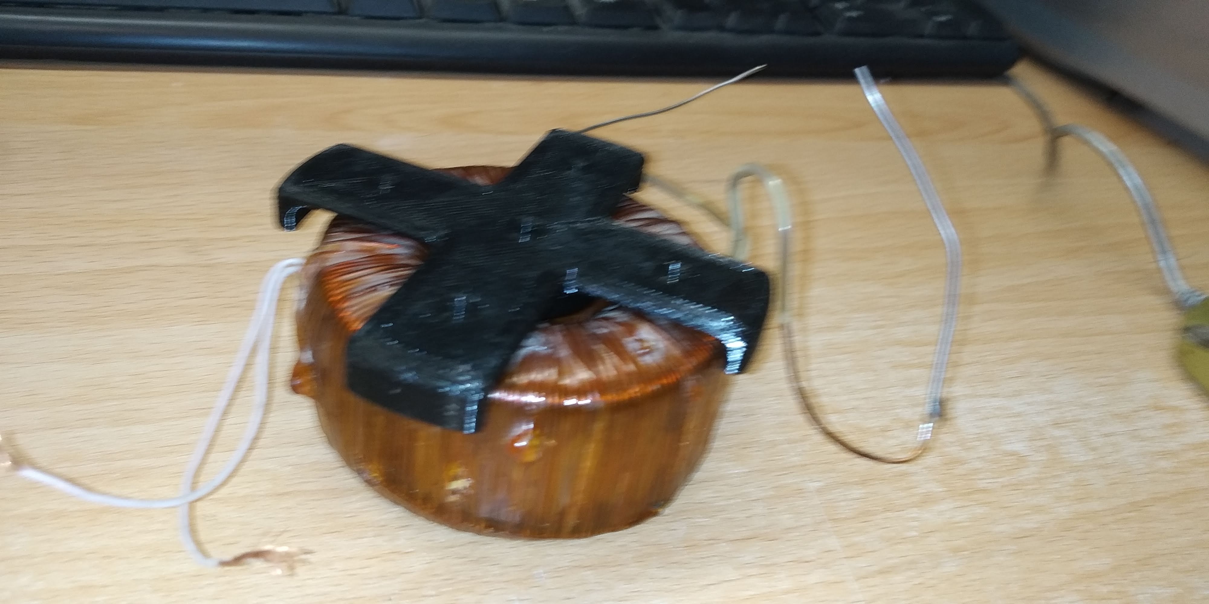 Toroidal transformatörün sabitleme elemanı 71 x 34 mm (Plastik Aparattır!!!) Toroidal transformatörün sabitleme elemanı 71 x 34 mm (Plastik Aparattır!!!)