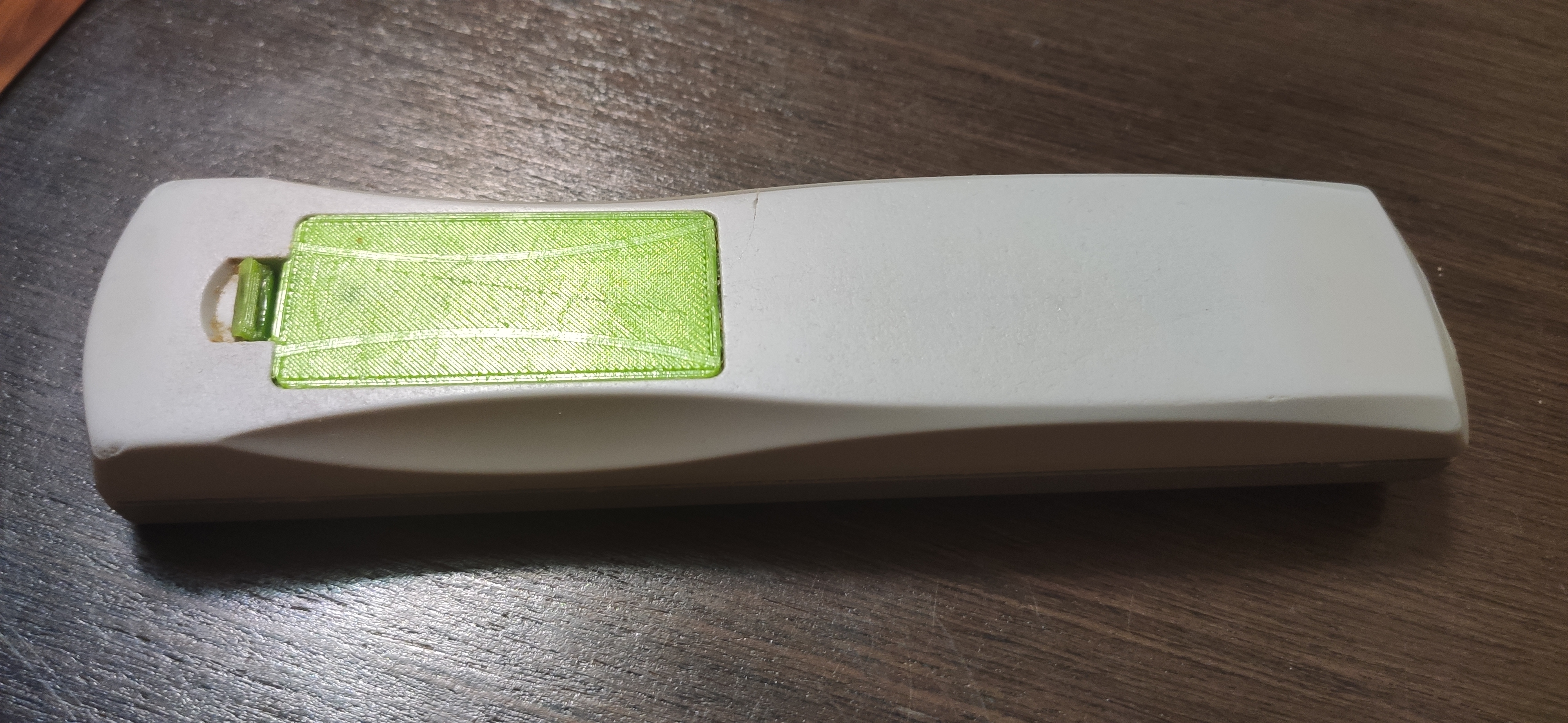 Uzaktan kumanda pil örtüsü (Plastik Aparattır!!!)