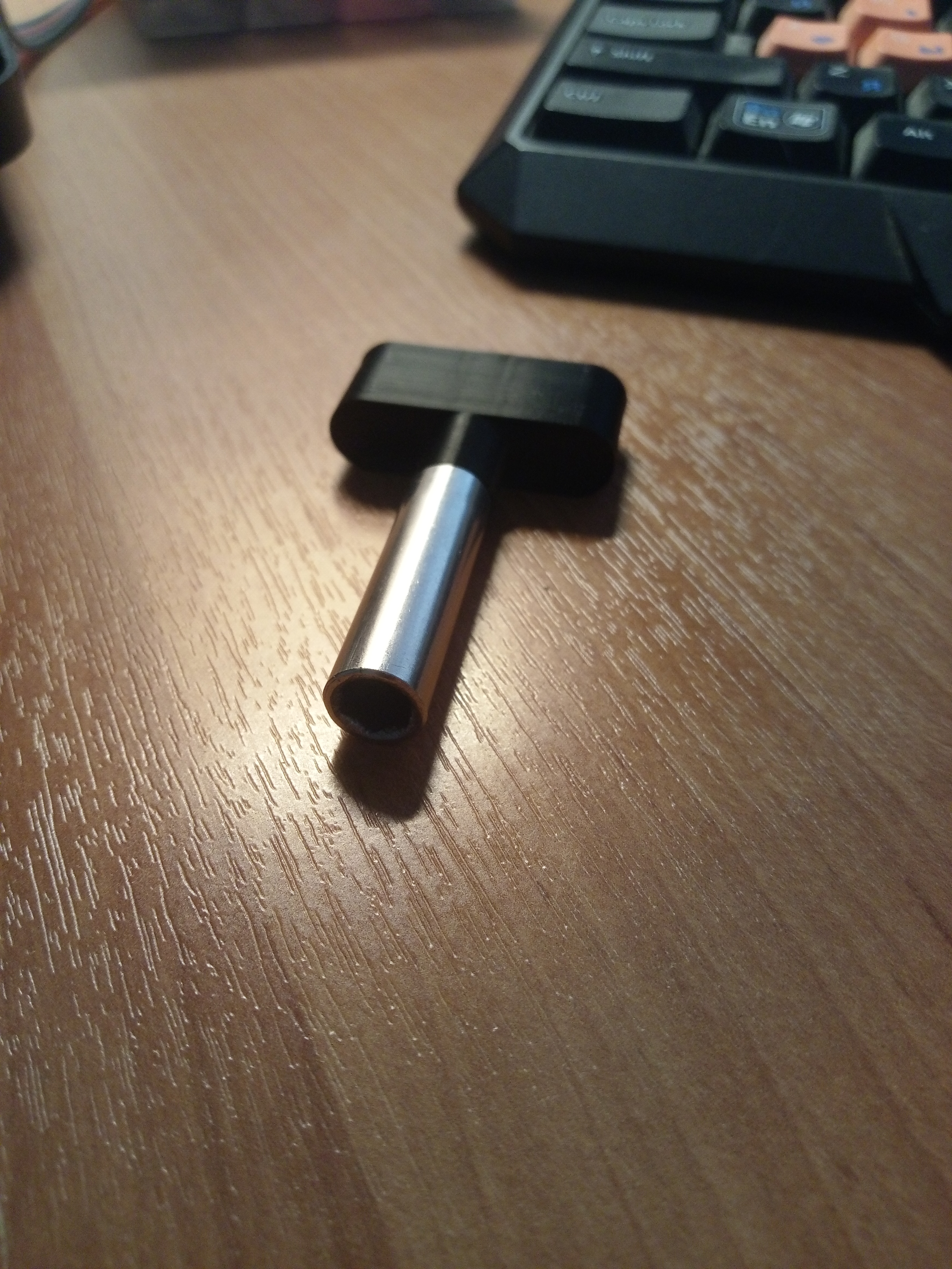 Tutucu biti için kompakt sap (Plastik Aparattır!!!)