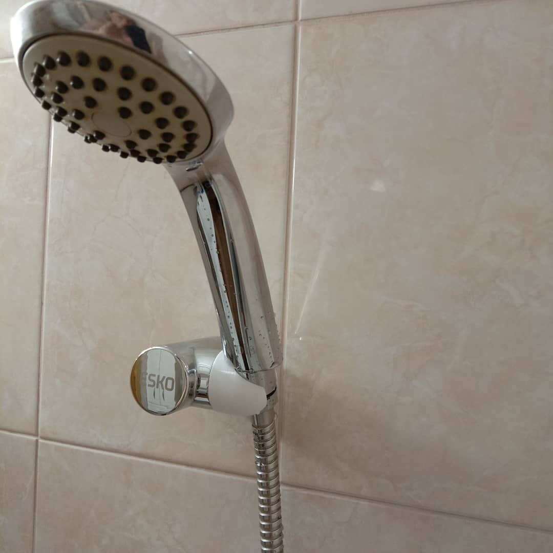 Duş sulama suyunun tutucusunun bir parçası (Plastik Aparattır!!!)