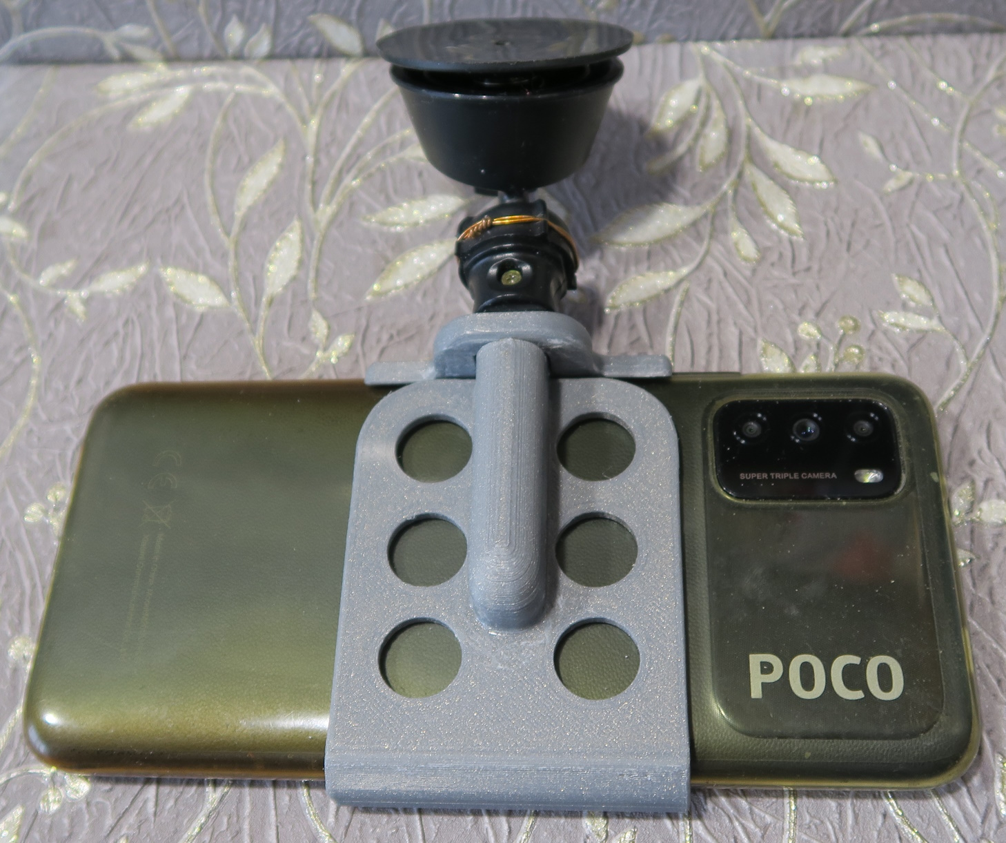 Araç telefonu tutucusu. (Plastik Aparattır!!!)