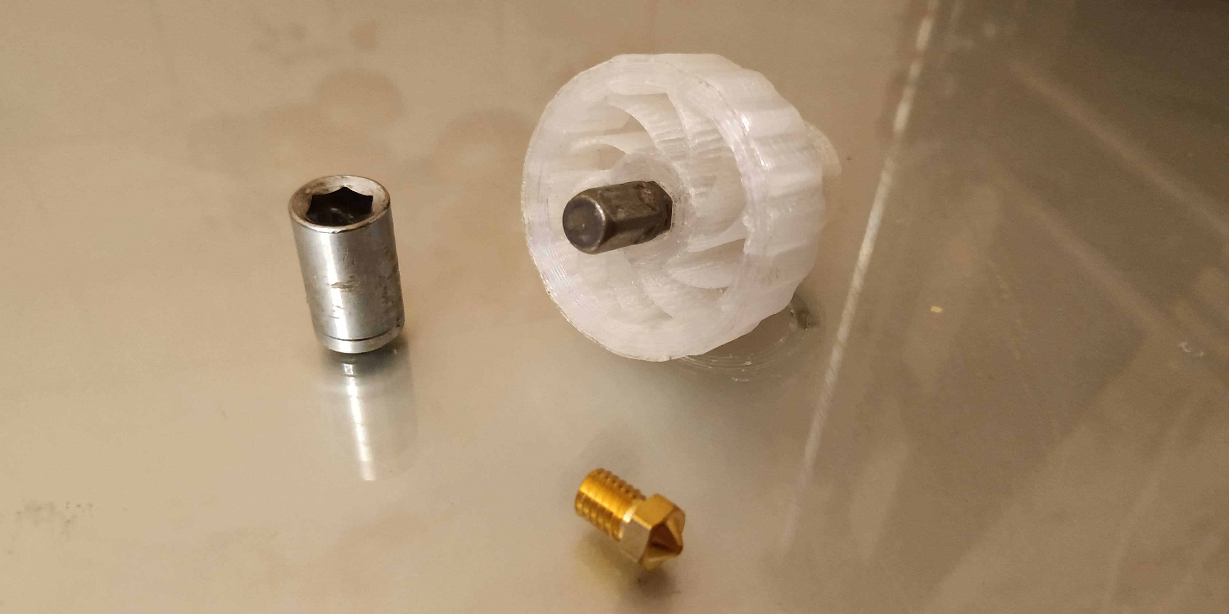 Memeyi değiştirmek için tork anahtarı (Plastik Aparattır!!!)