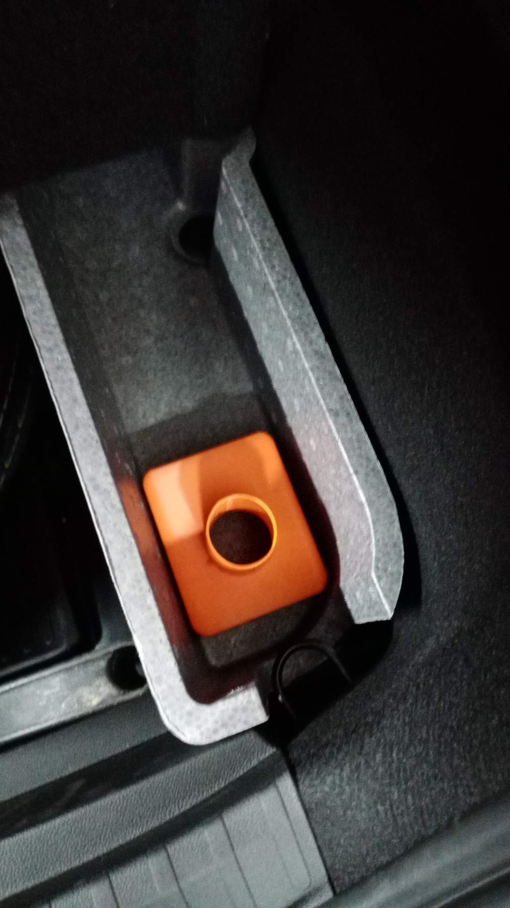 Yıkayıcı Renault Arkana'nın tankı için huni (Plastik Aparattır!!!)