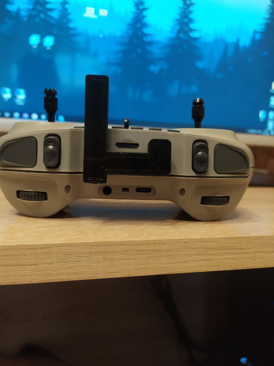 Jumper T -Pro - Standart antenin braketi (Plastik Aparattır!!!)