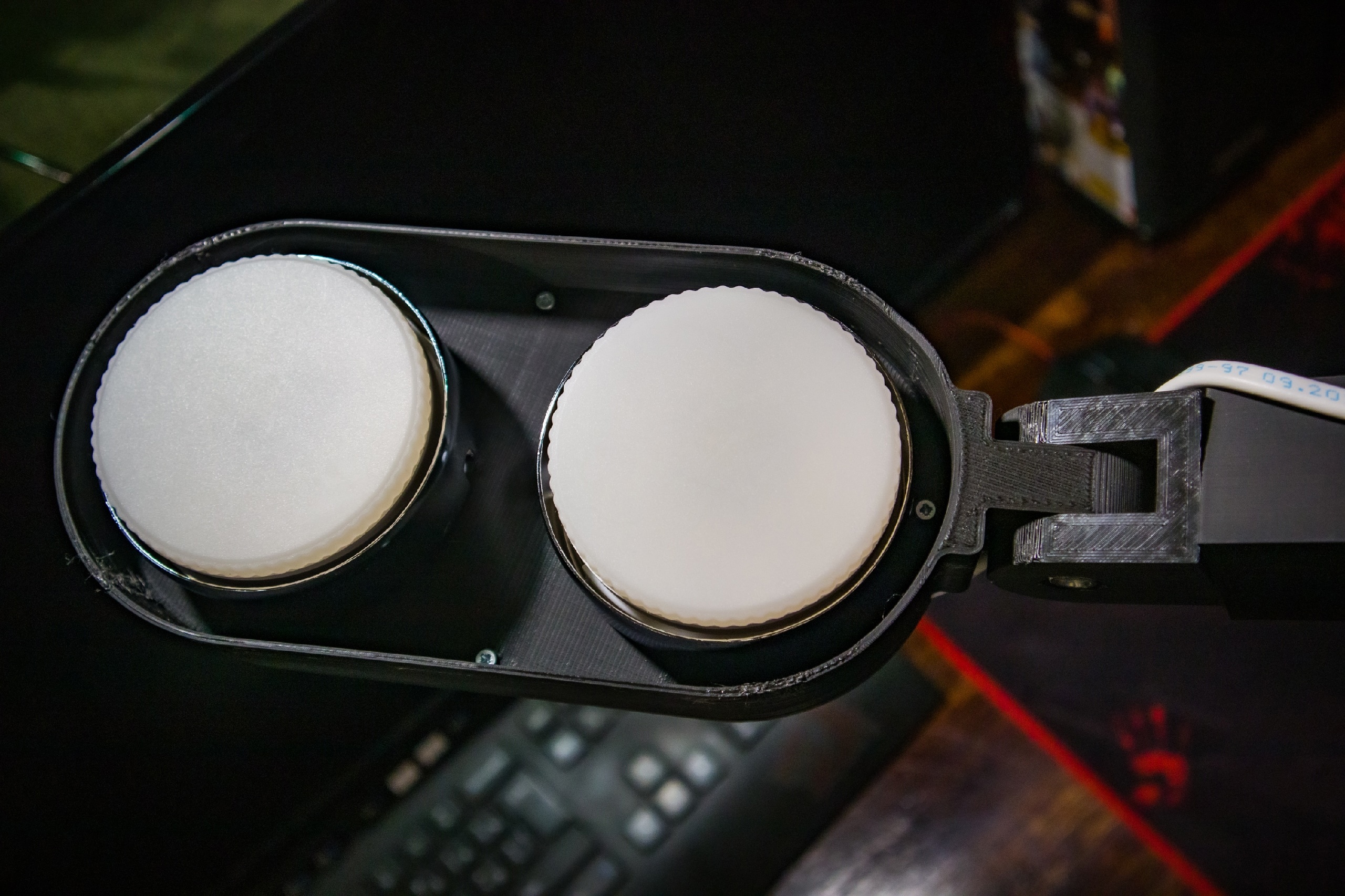 Kelepçeli tahta lambası (Plastik Aparattır!!!)