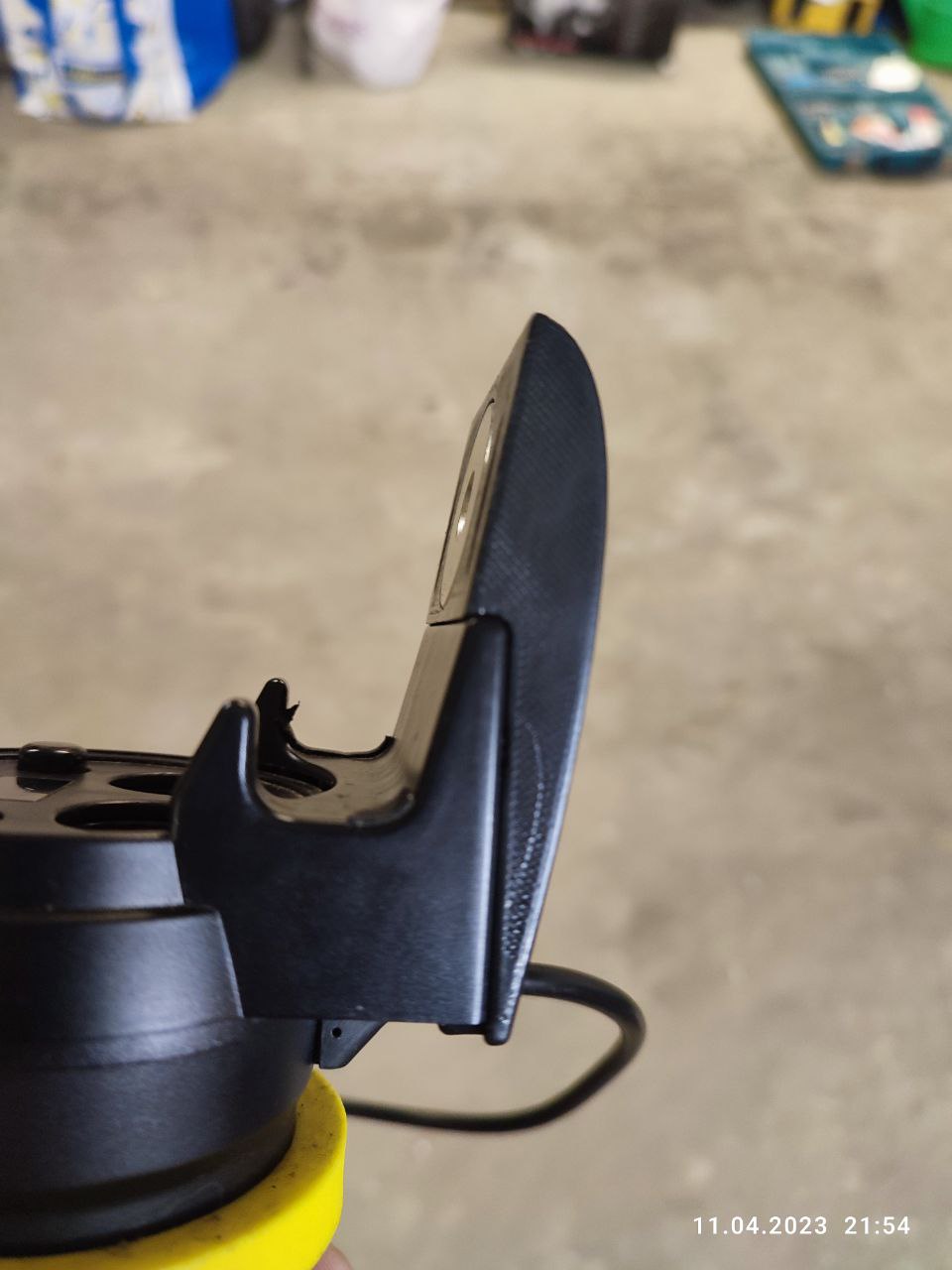 Bir fincan tutucuda bir çığ ekseni için manyetik telefon tutucusu (Plastik Aparattır!!!) Bir fincan tutucuda bir çığ ekseni için manyetik telefon tutucusu (Plastik Aparattır!!!)