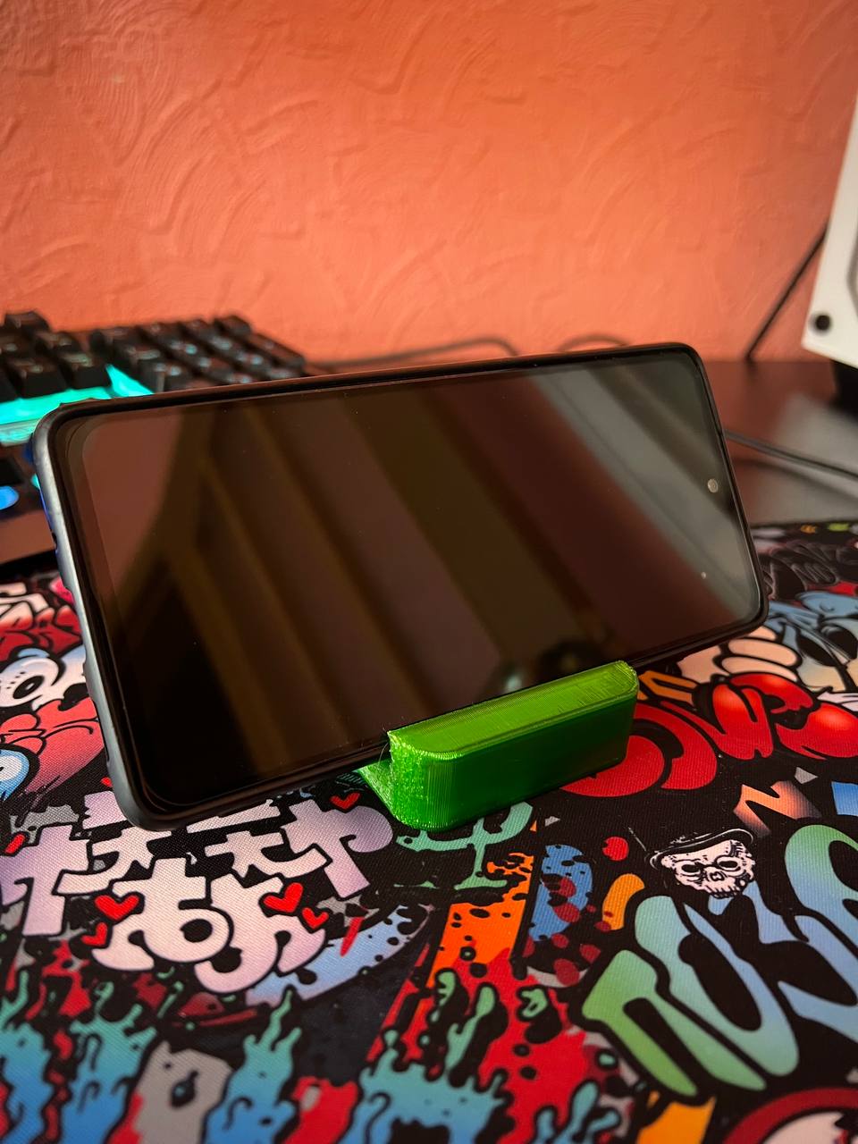 Bir Telefon İçin Üst (Plastik Aparattır!!!)