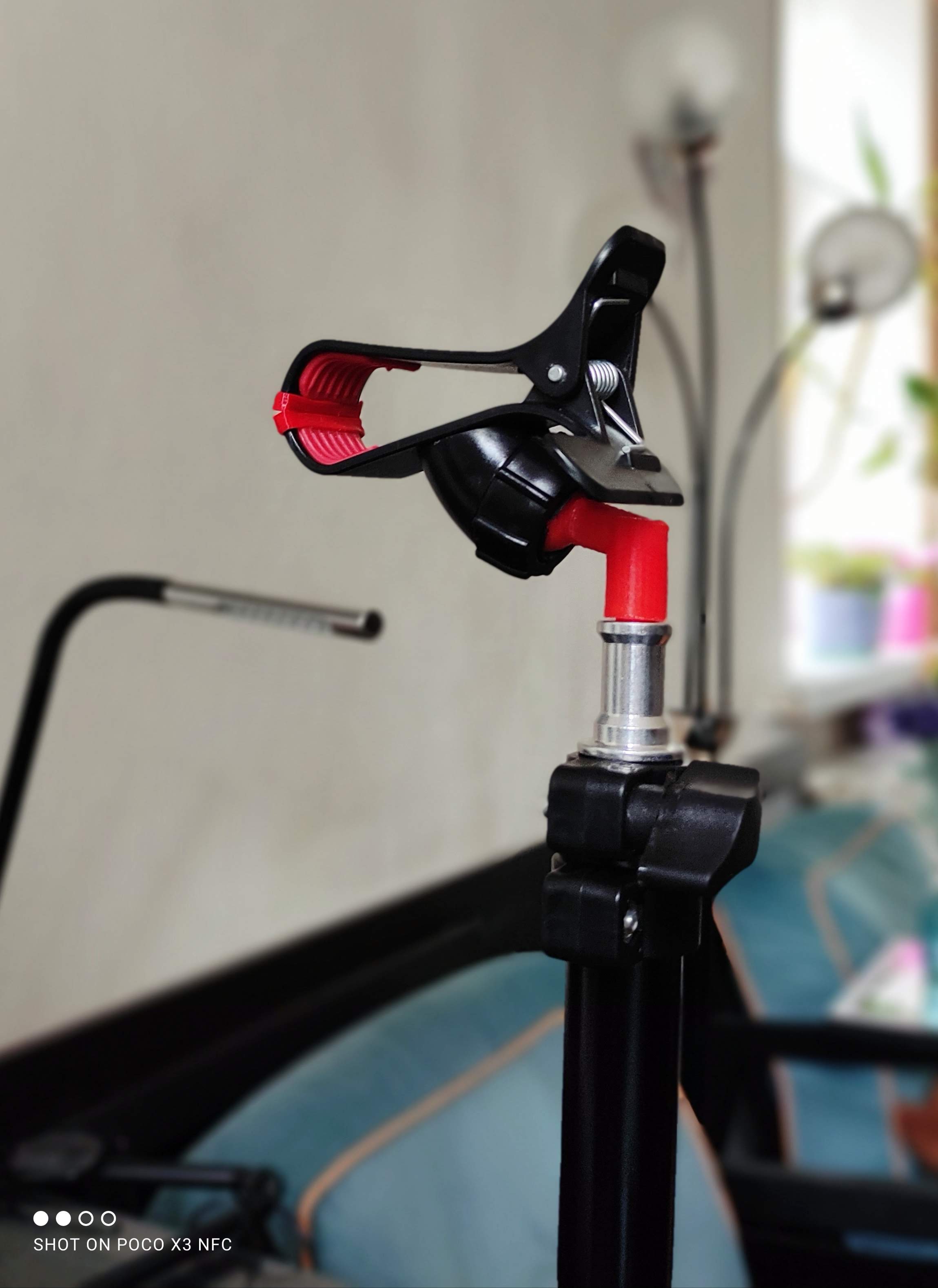 Bir tripod için bir tripodun tükenmiş tutucusunun adaptörü (Plastik Aparattır!!!)