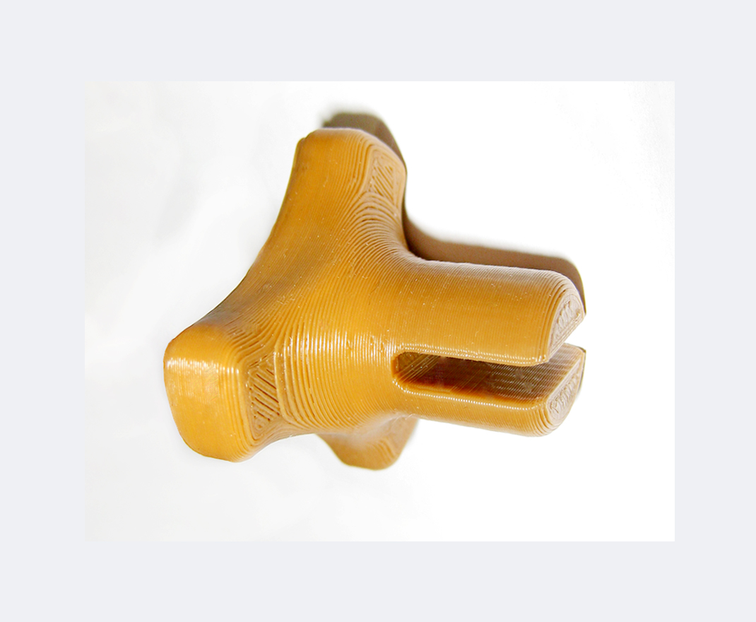 Yerdeki ortak elektrik panosunun kapısının anahtarı. (Plastik Aparattır!!!)