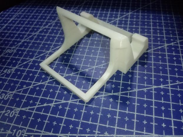 Akıllı telefon standı. (Plastik Aparattır!!!)