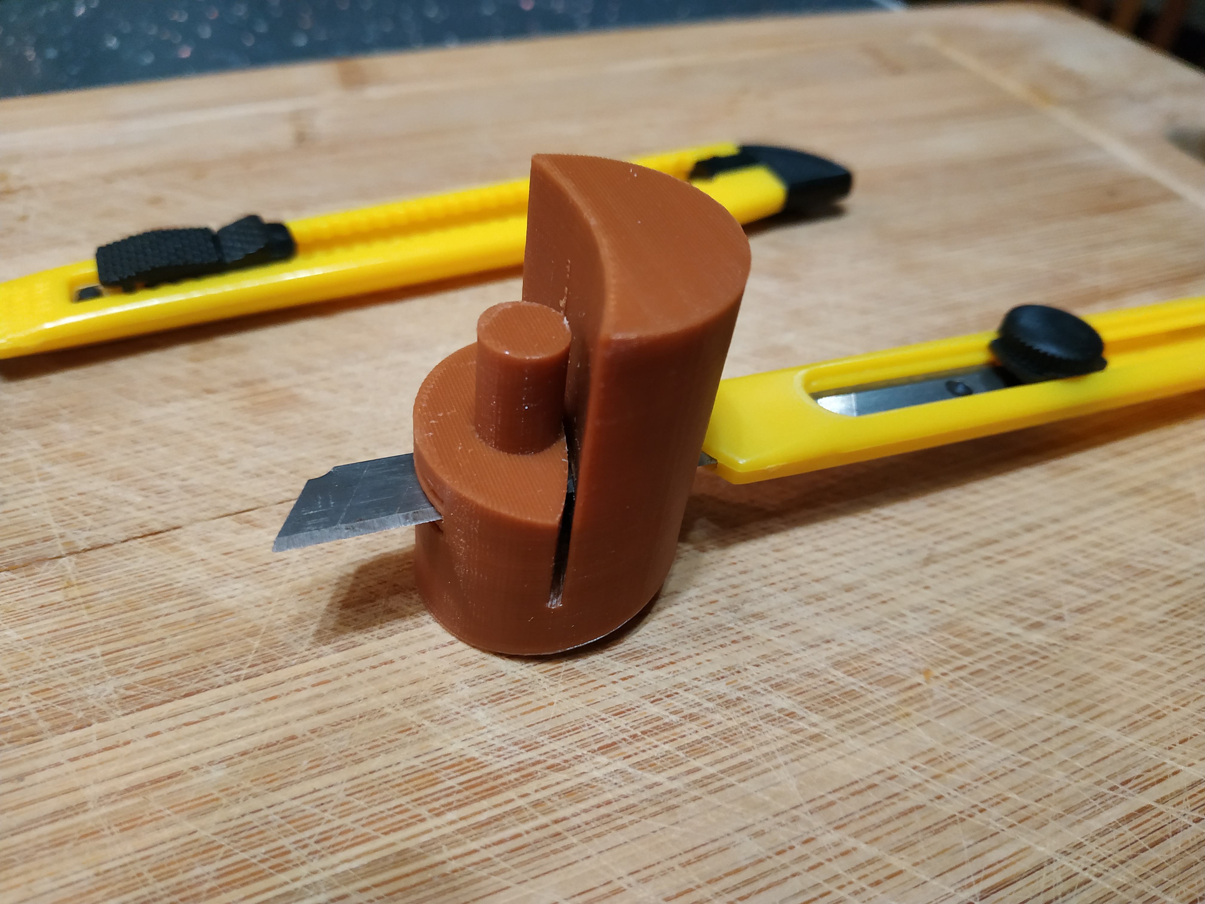 Plastik şişelerden bant kesme kılavuzu. (Plastik Aparattır!!!)