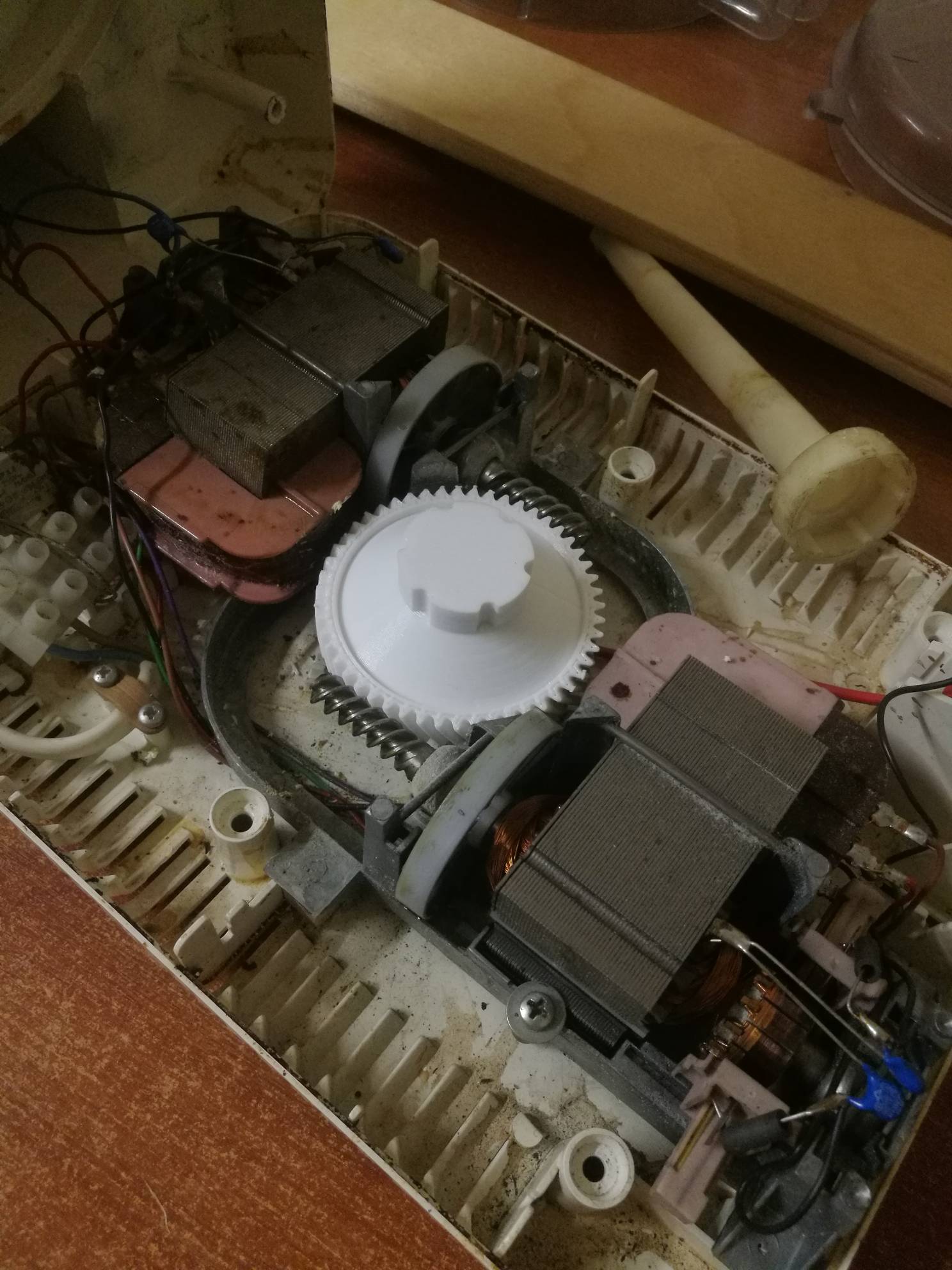 Bir çeşit blender için dişli (Plastik Aparattır!!!)