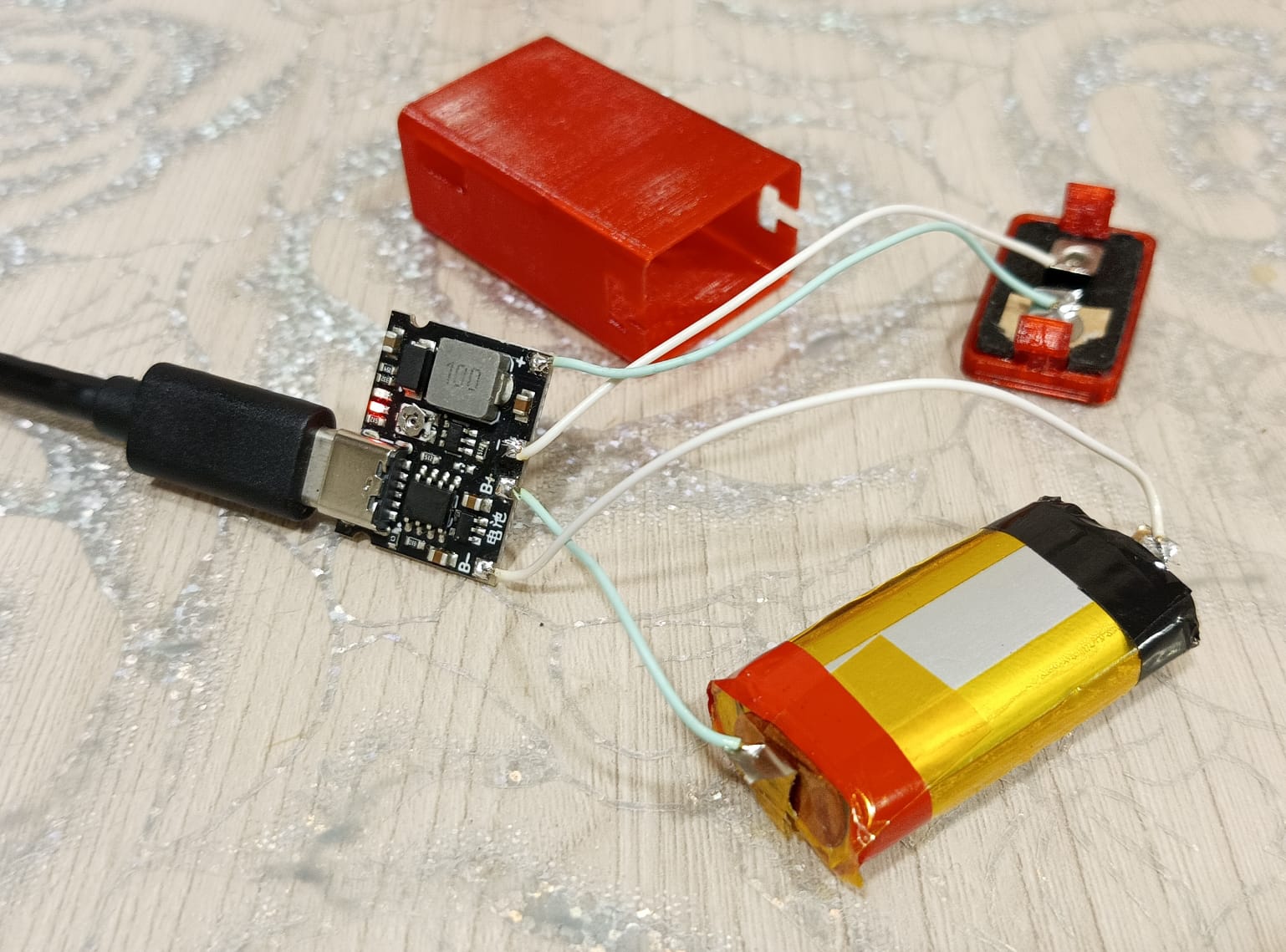 Taç Li-iyon (Plastik Aparattır!!!)