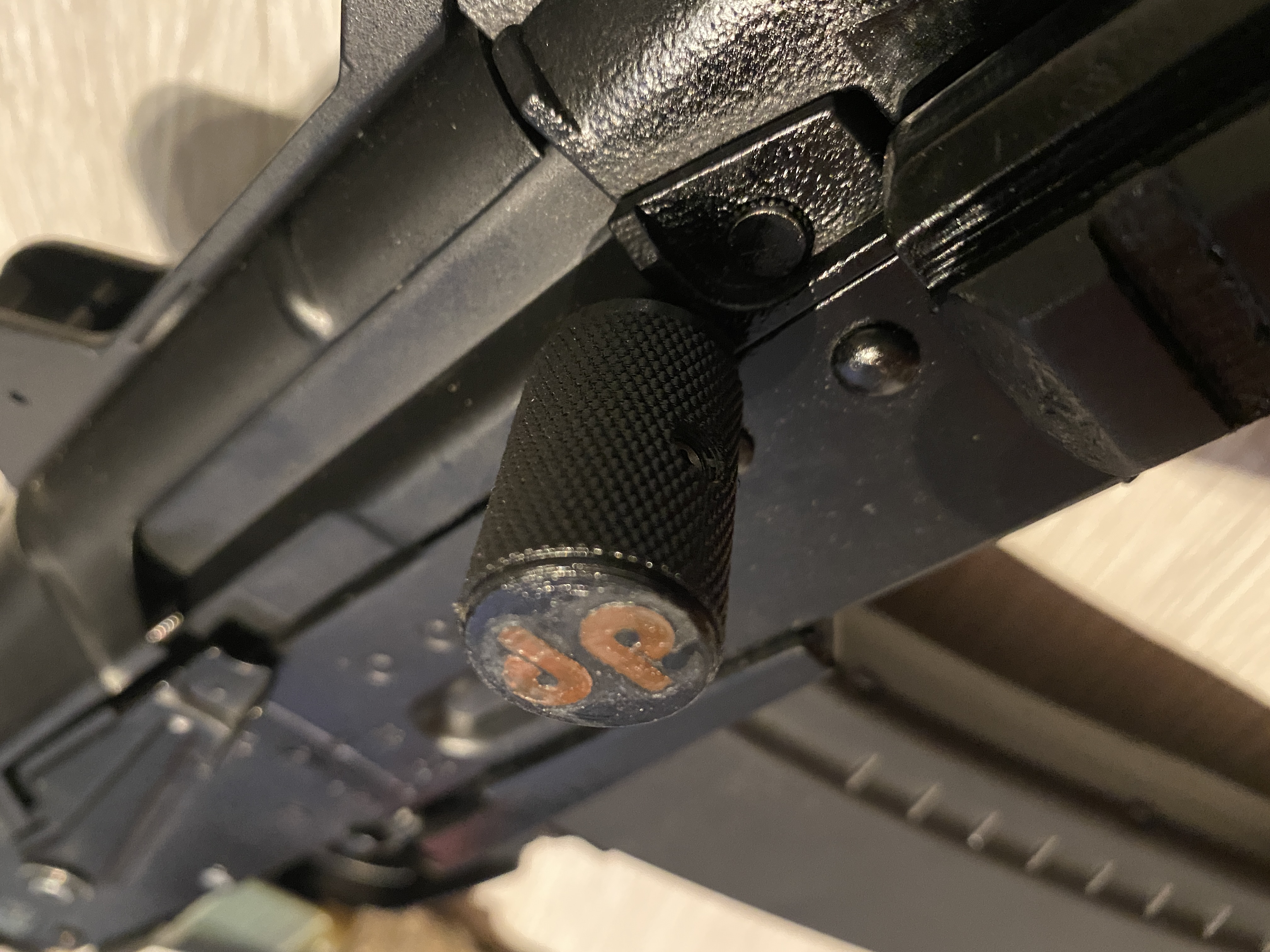 AK hapishanesinin kolu (Plastik Aparattır!!!)