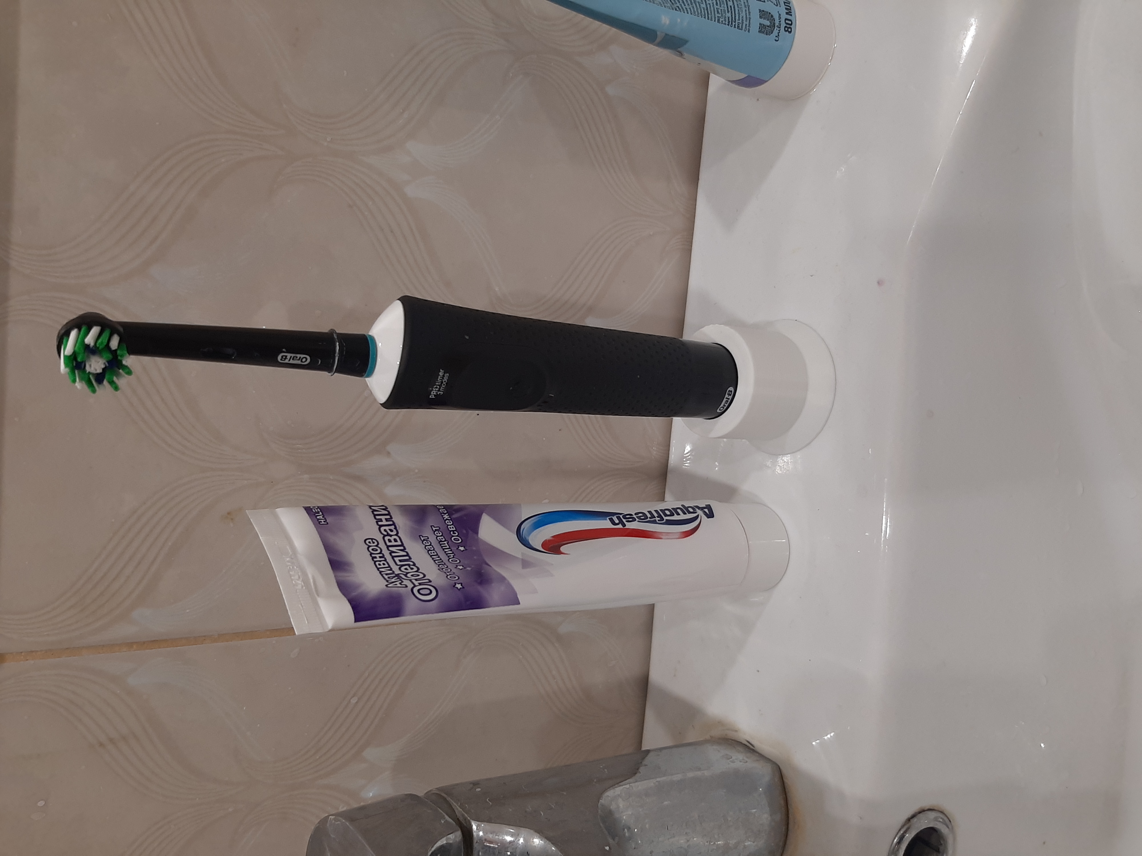 Şarj edilebilir diş fırçası için OralB standı (Plastik Aparattır!!!)