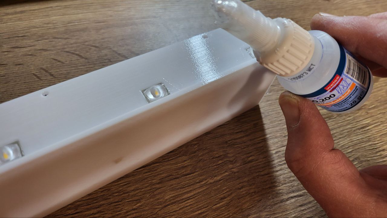 Çit için lamba (Plastik Aparattır!!!) Çit için lamba (Plastik Aparattır!!!)