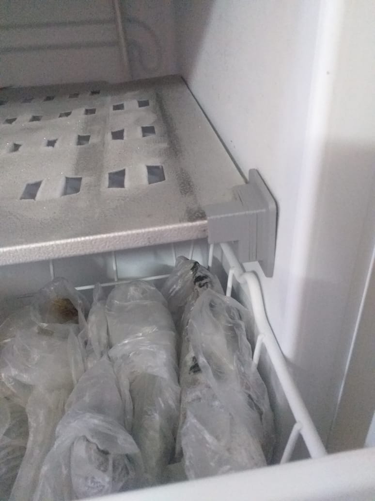 Atlant buzdolabının dondurucu bölmesindeki astar. (Plastik Aparattır!!!)