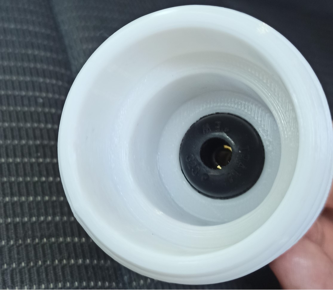 Genişletme tankının kapağının çalışmasını kontrol etmek (Plastik Aparattır!!!)