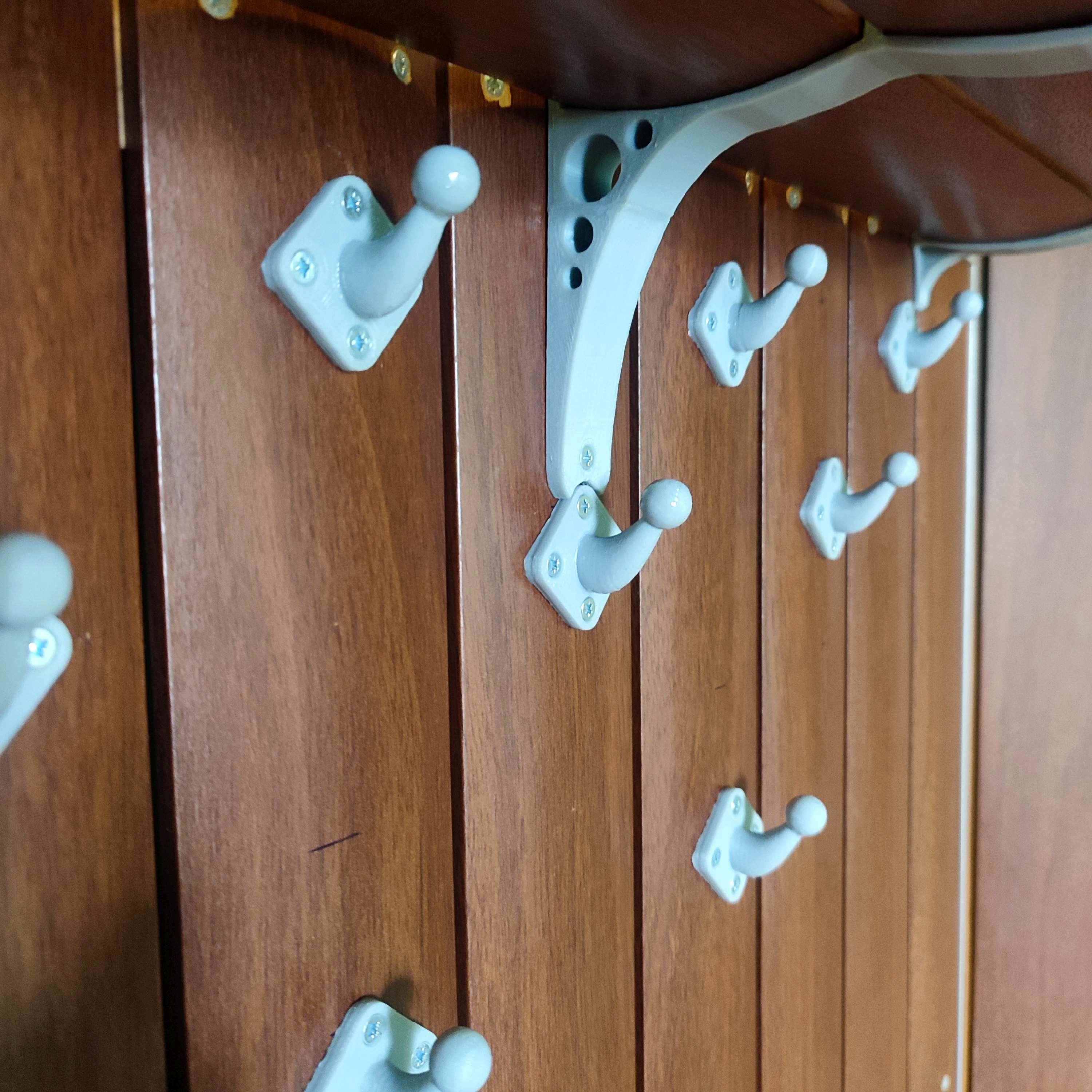 Giyim Askı (doğaçlama malzemelerden) (Plastik Aparattır!!!)