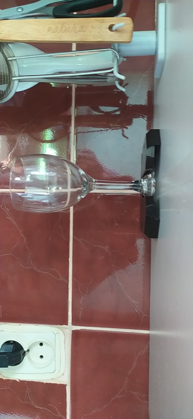 Şarap bardakları için yıldız askıya alındı (Plastik Aparattır!!!)