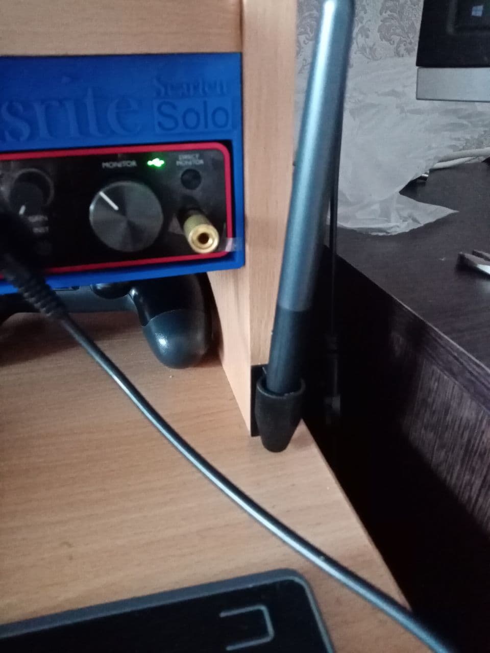 Bir grafik tabletin kalemi için tutucu/standı. (Plastik Aparattır!!!)