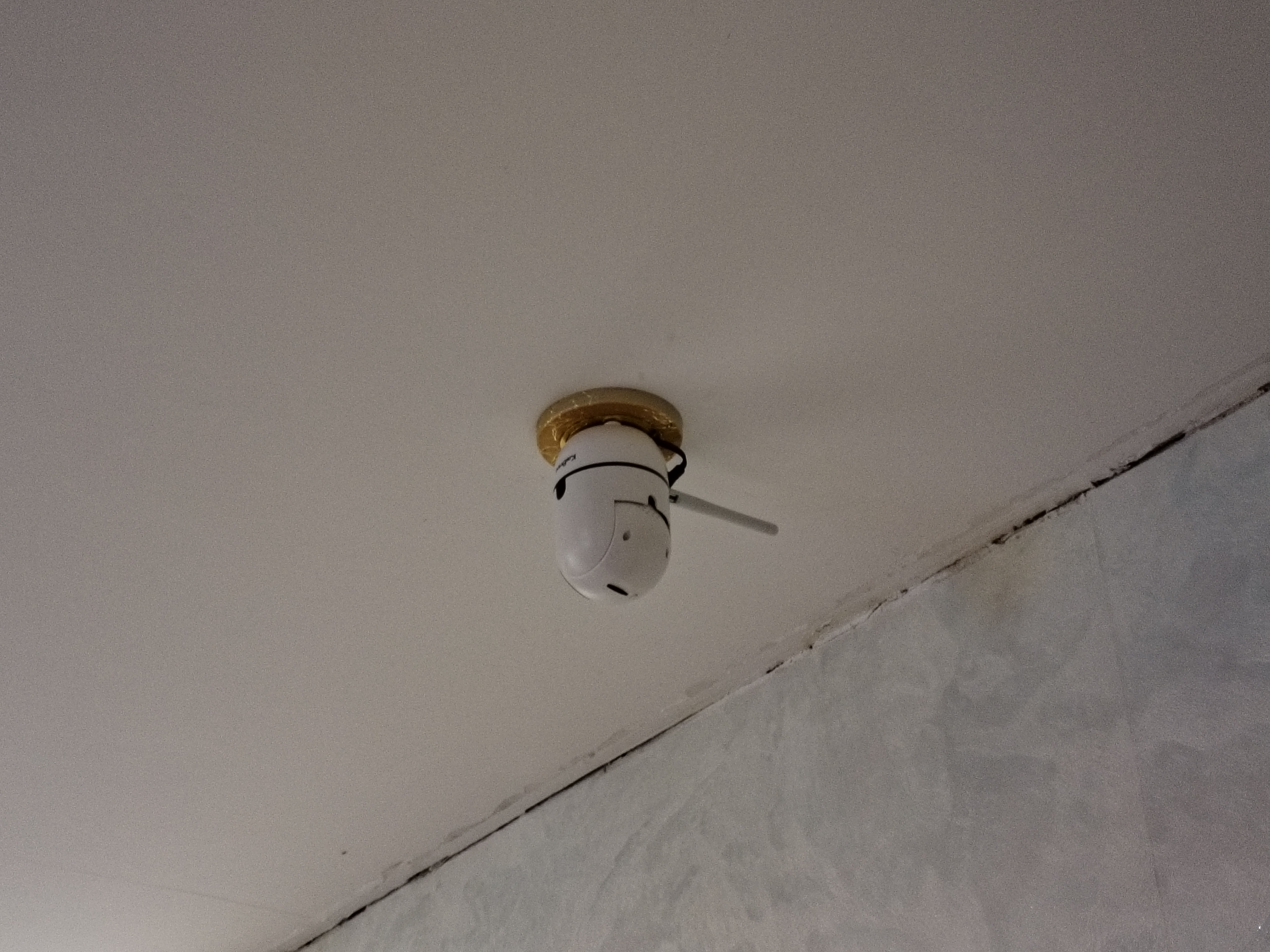 GU5.3 spot ışığı yerine CCTV kamera için tavan montajı (Plastik Aparattır!!!)