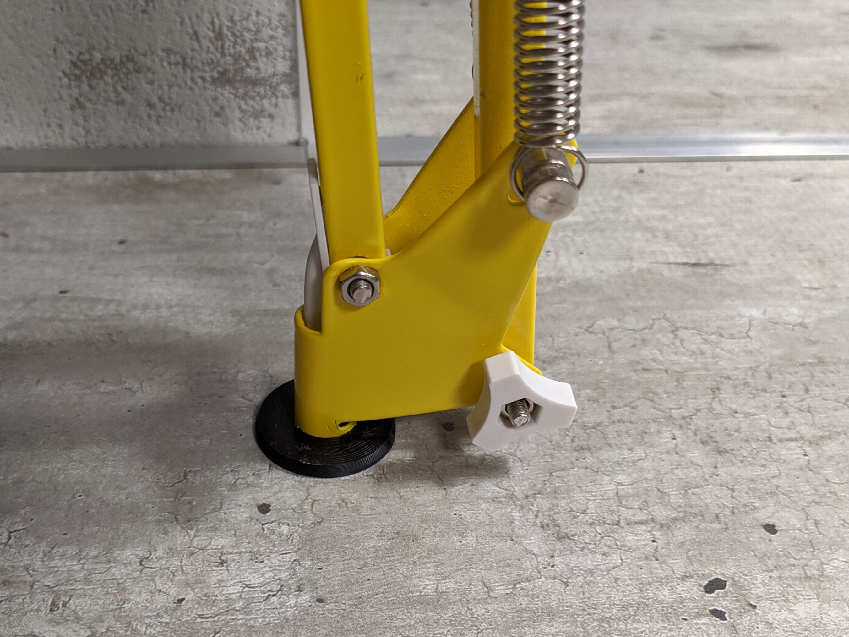 IKEA lambası monte edildi (Plastik Aparattır!!!)