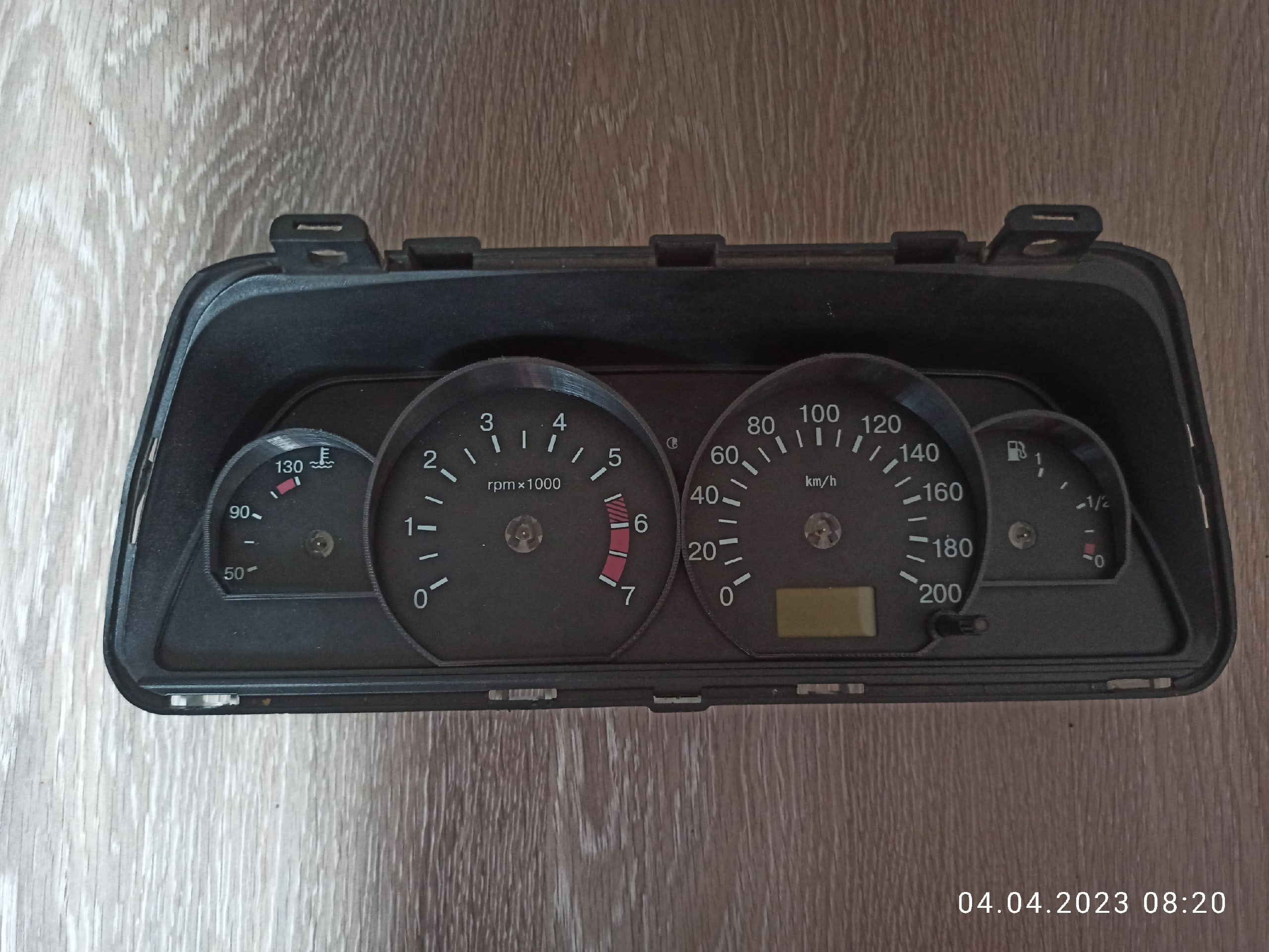 Gösterge paneli vazolar için kuyular (Plastik Aparattır!!!)