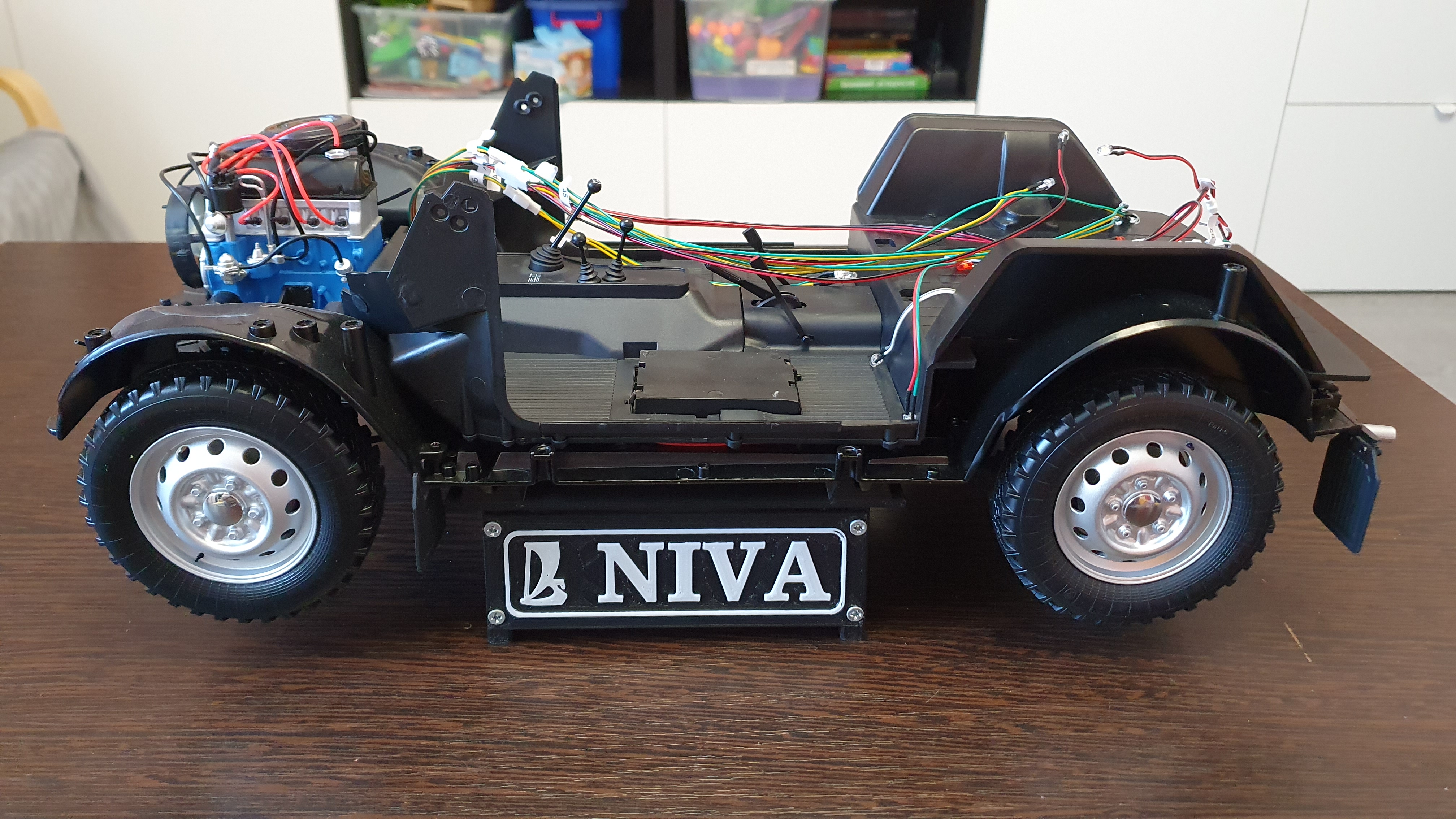 Niva Model 1: 8 "Ashet-Collection" (Plastik Aparattır!!!)