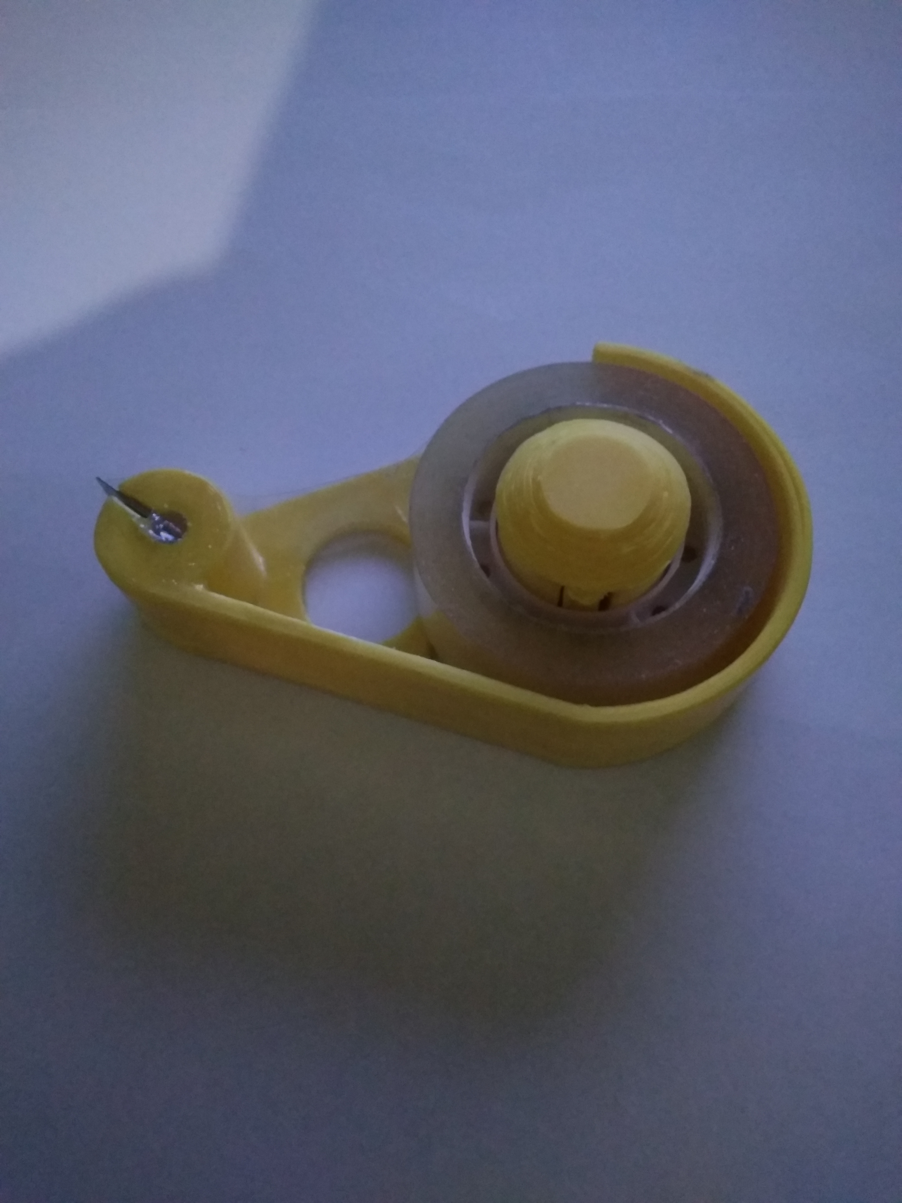 20 mm yapışkan bant için bir tutkal bandı (Plastik Aparattır!!!)