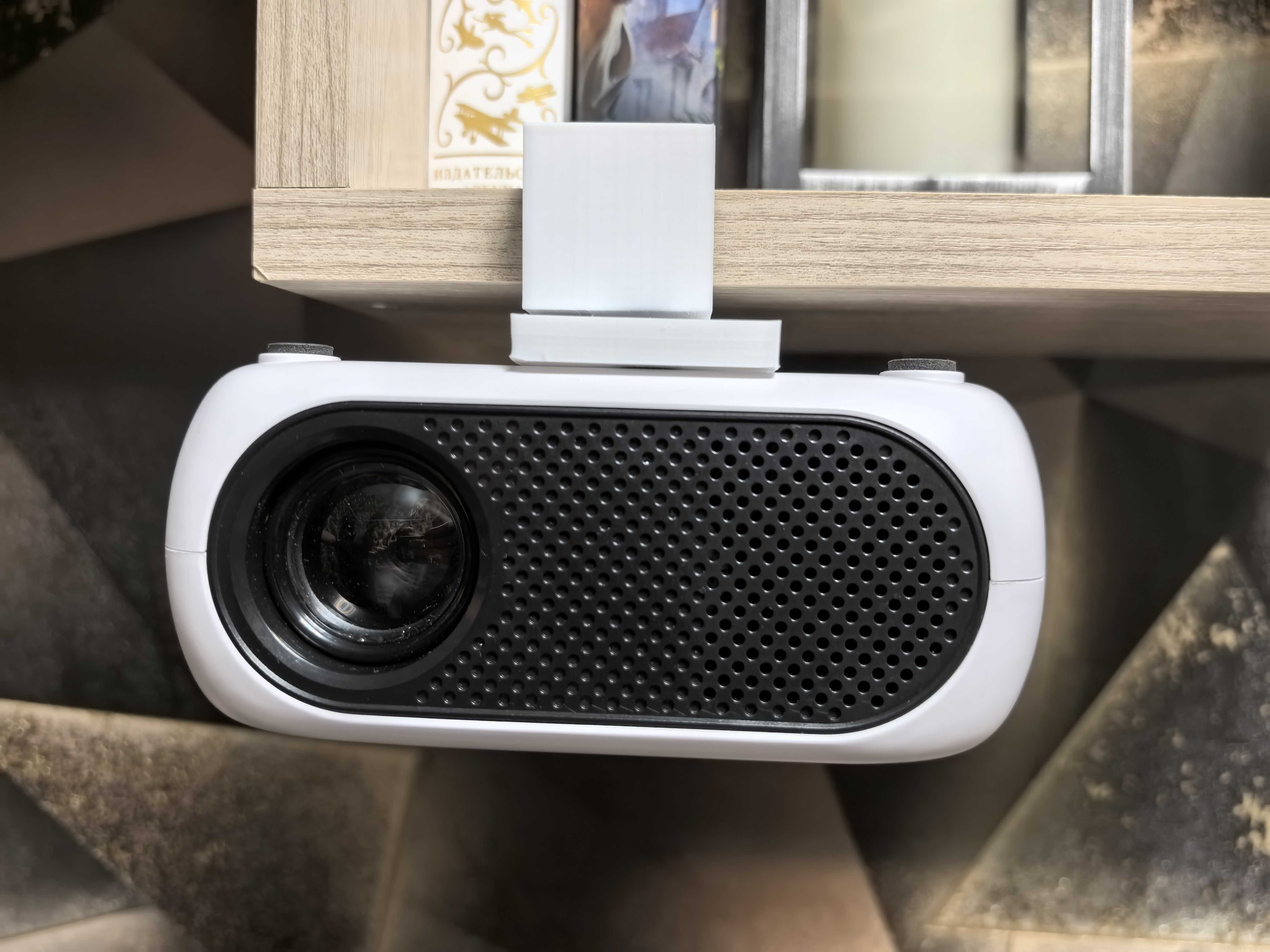 Raf Altı Kurulumu için Mini Projektör Braketi (Plastik Aparattır!!!)