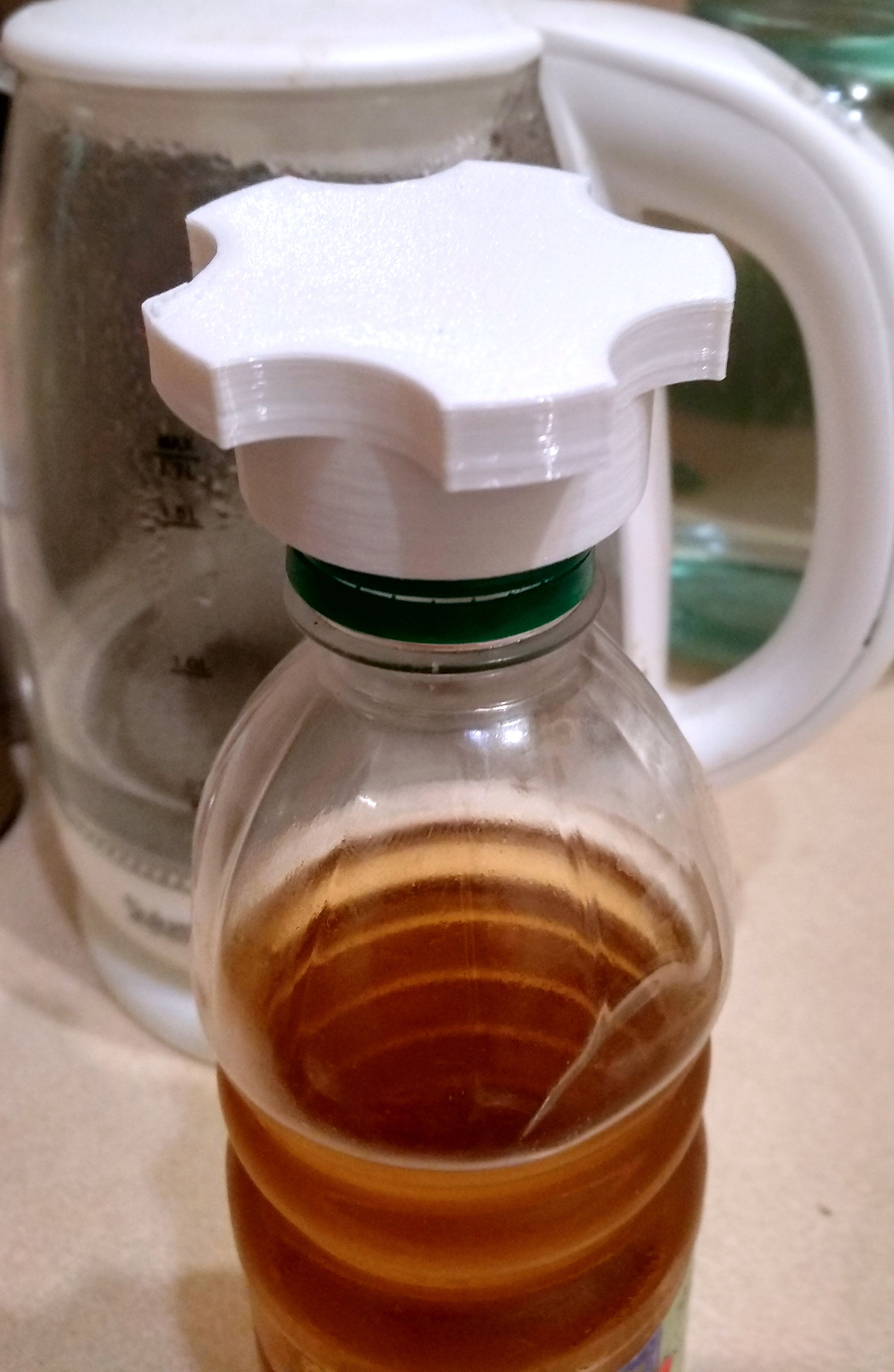 Sıkı şişelerin açık (Plastik Aparattır!!!)