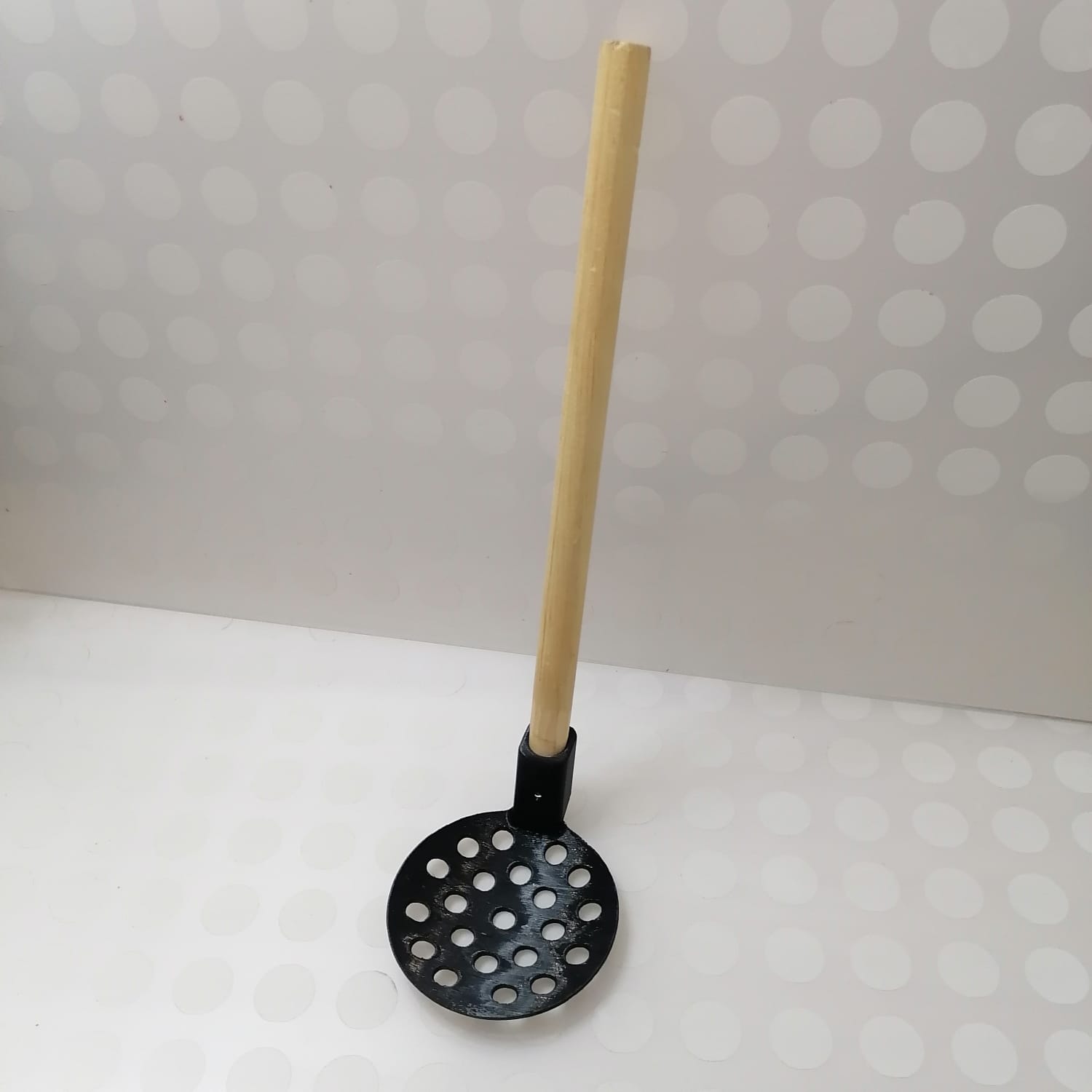 Kepçe balık tutuyor (Plastik Aparattır!!!)