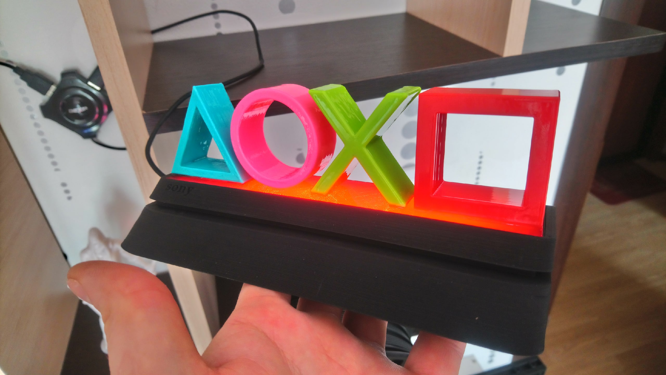 Sony playstation 4 heykelciği (Plastik Aparattır!!!)