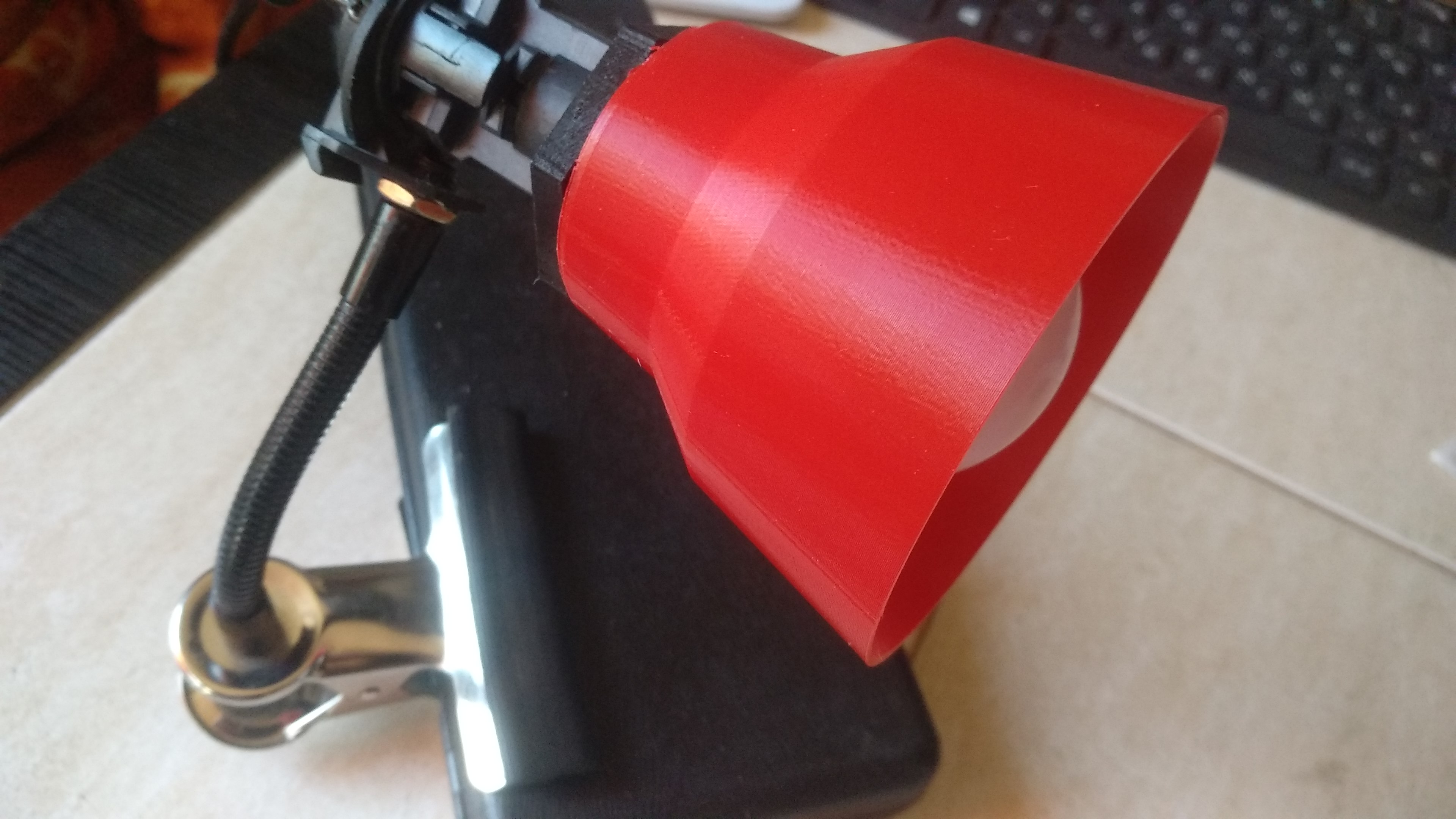 E14 tabanının altındaki phlaphon (Ilyich lambaları için değil!) (Plastik Aparattır!!!)