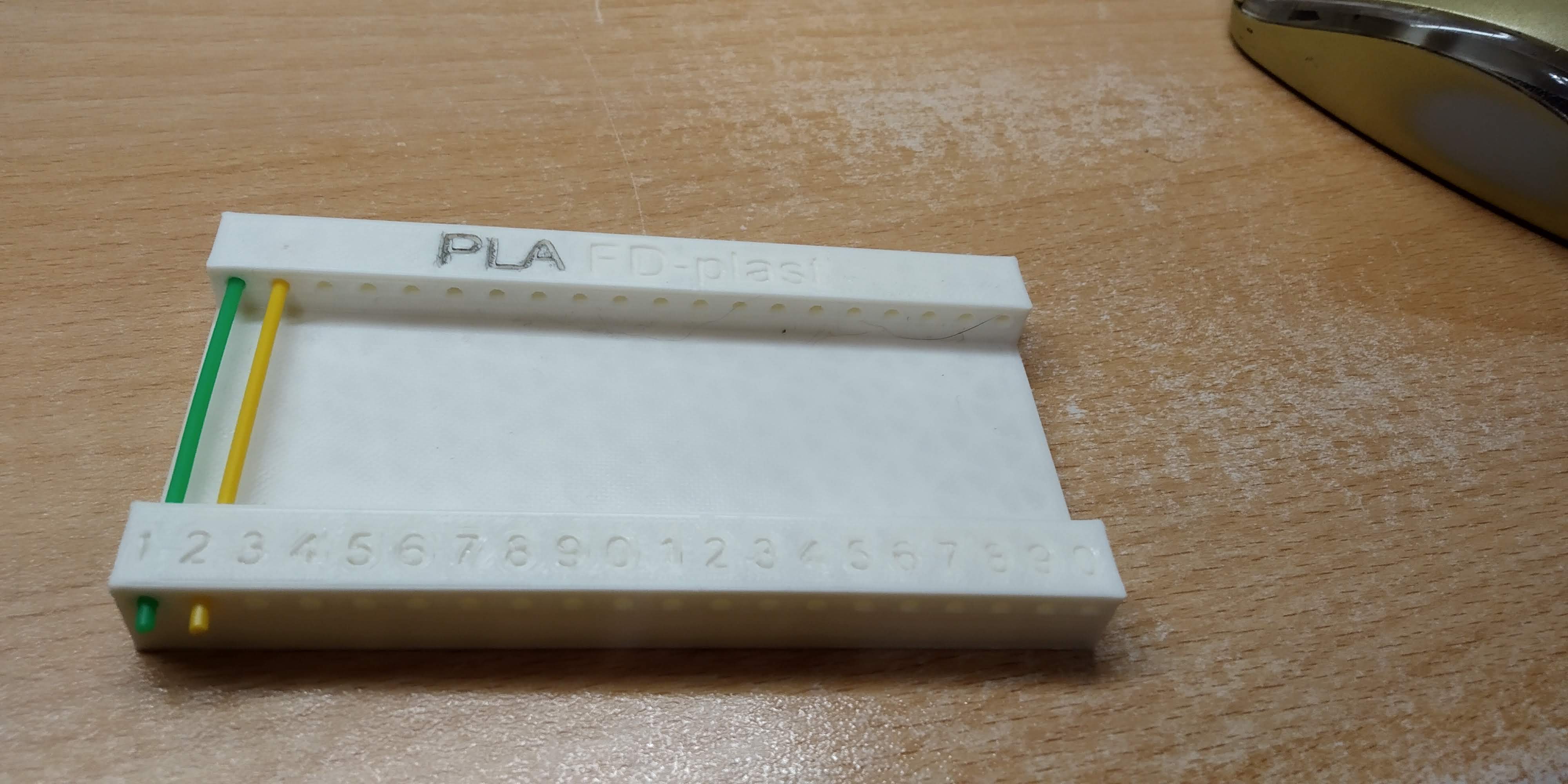 PLA yazıtlı plastik numuneler için tutucu organizatör (Plastik Aparattır!!!)