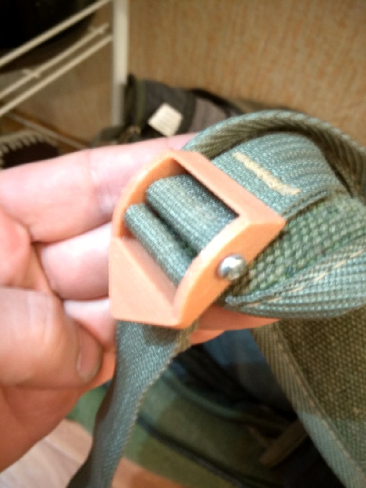 sırt çantası askısı ayarlayıcısı vb. Seksiyonel. (Plastik Aparattır!!!)