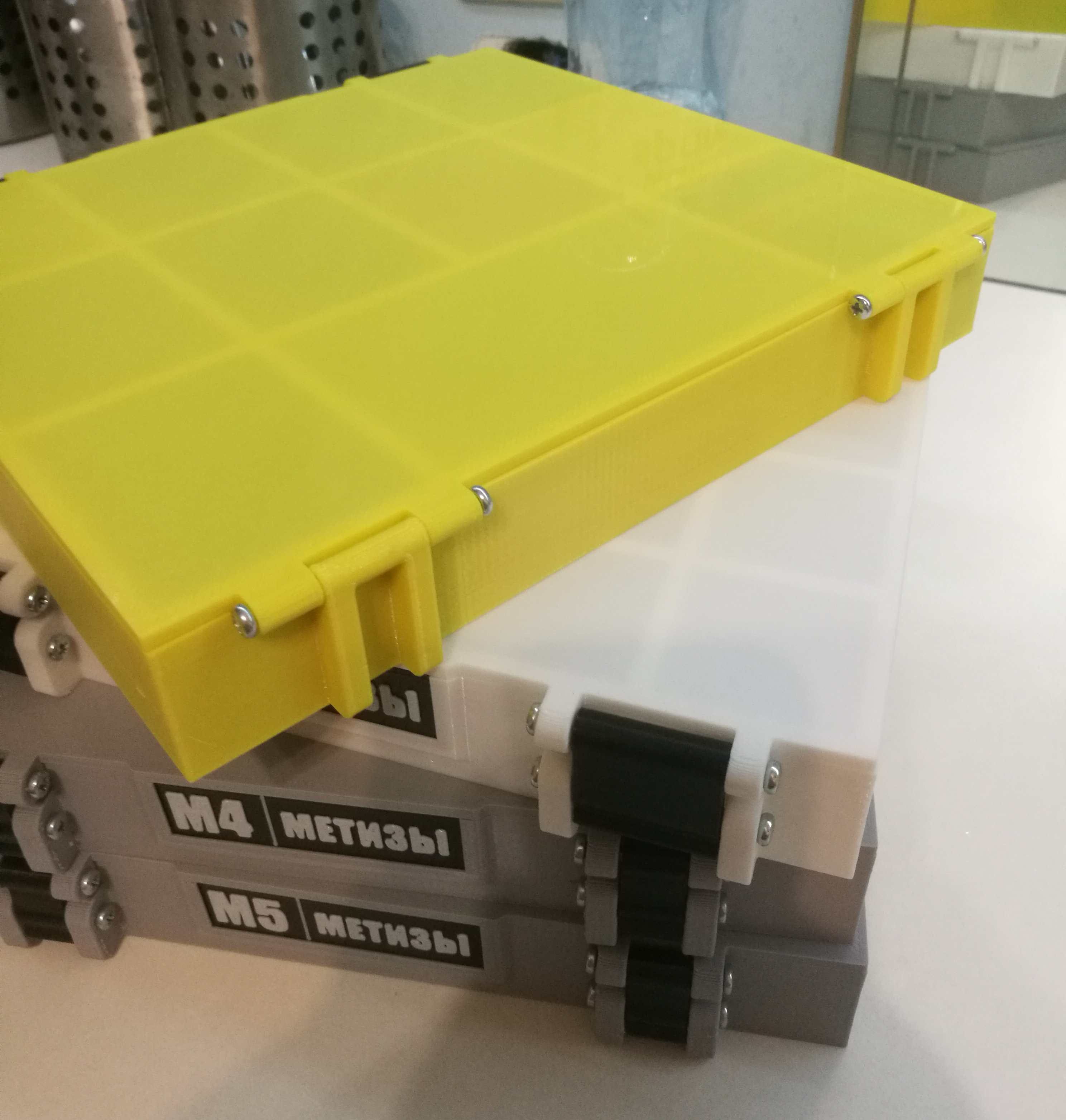 Küçük şeyler için kutu 3x4 (Plastik Aparattır!!!)
